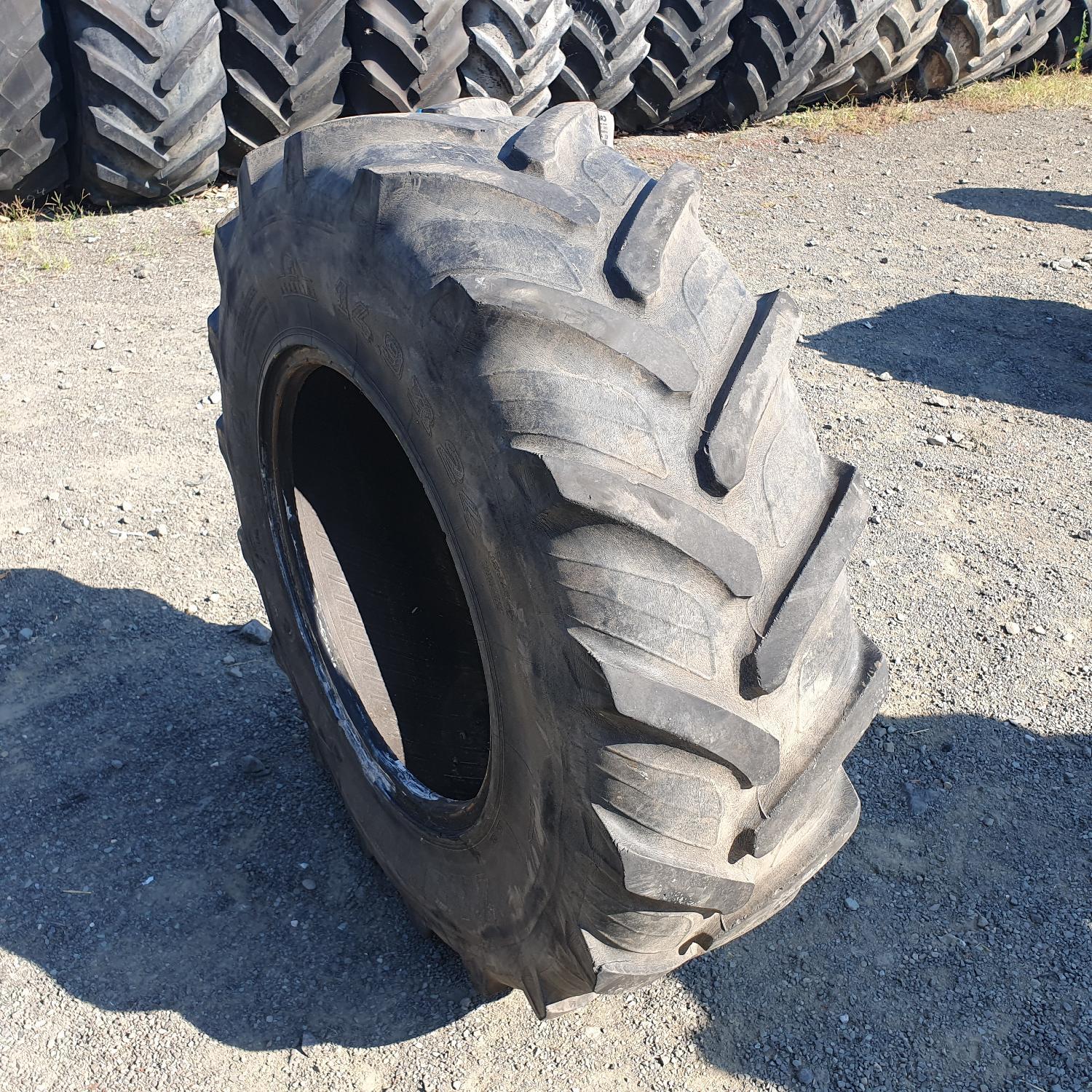  Cauciucuri 14.9R24 (380/85R24) Taurus