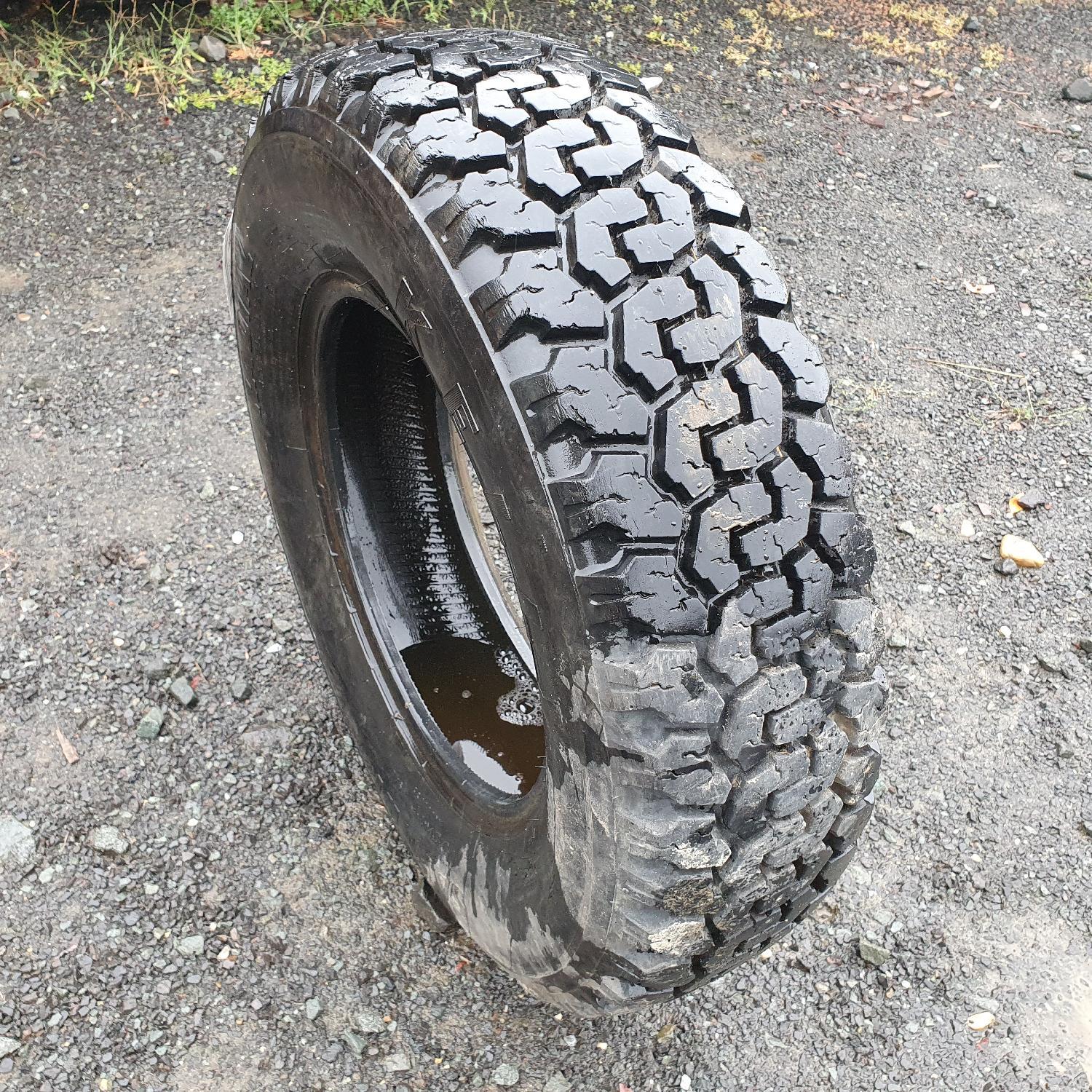  Cauciucuri 195R15 Universal