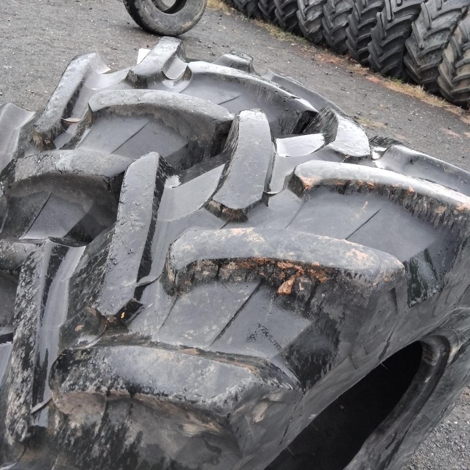  Cauciucuri 380/70R20  Pirelli