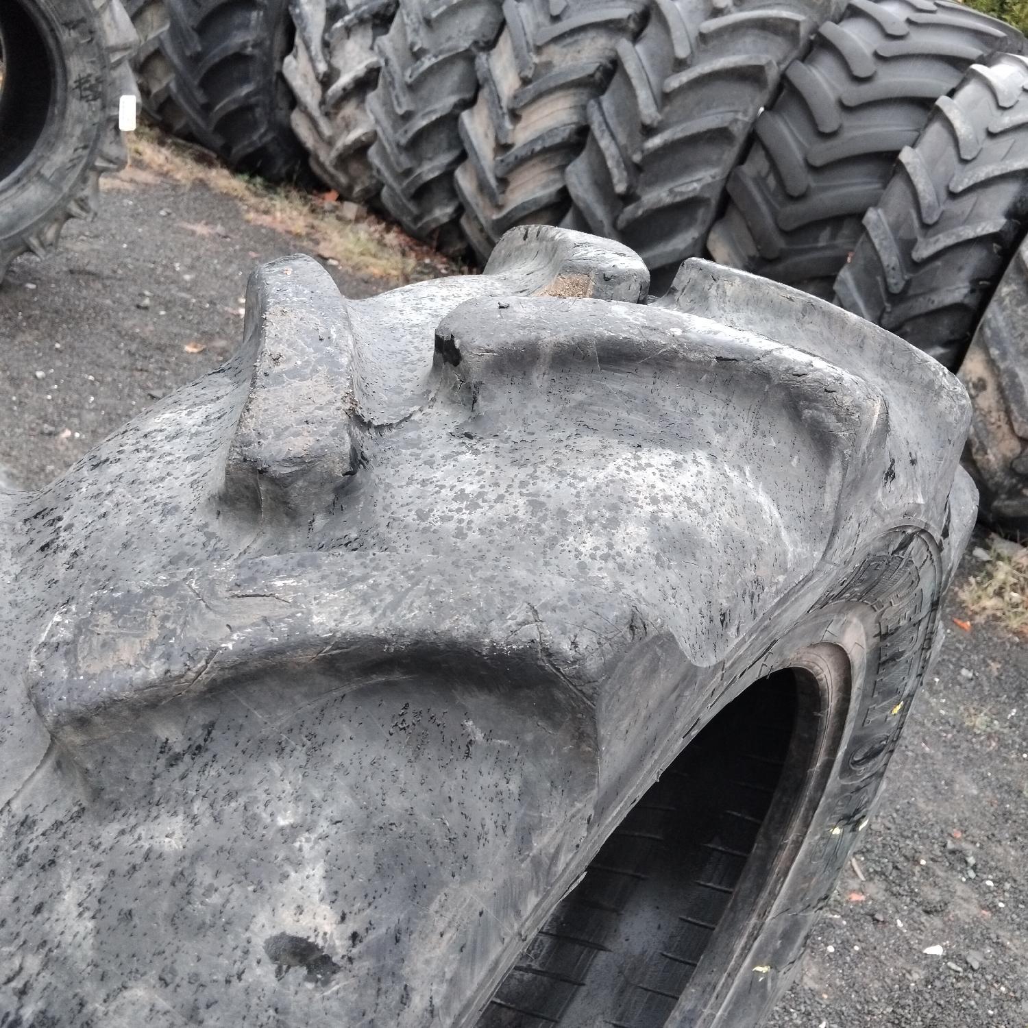  Cauciucuri 320/70R24  Semperit