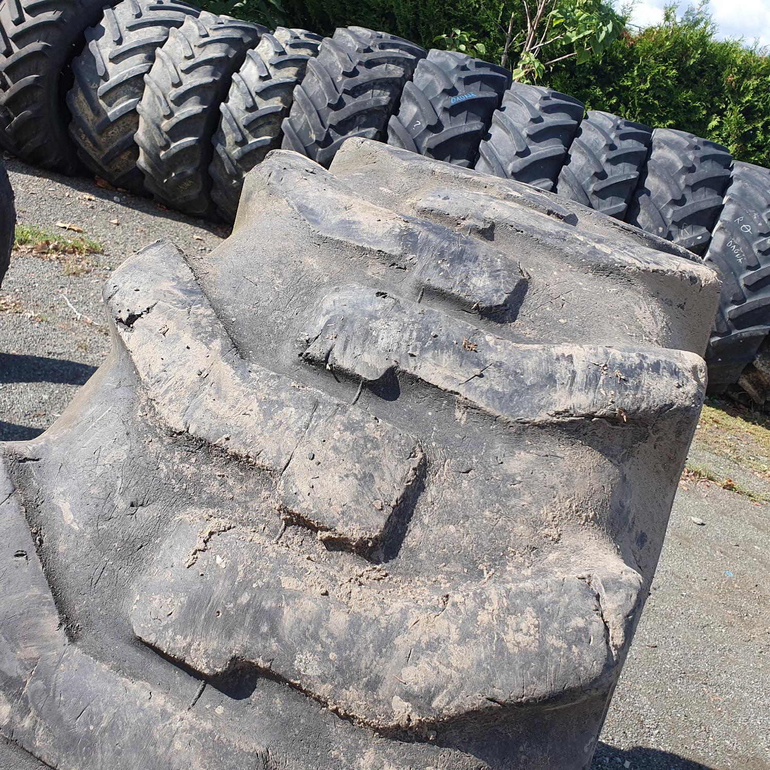  Cauciucuri 18.4-26 Goodyear