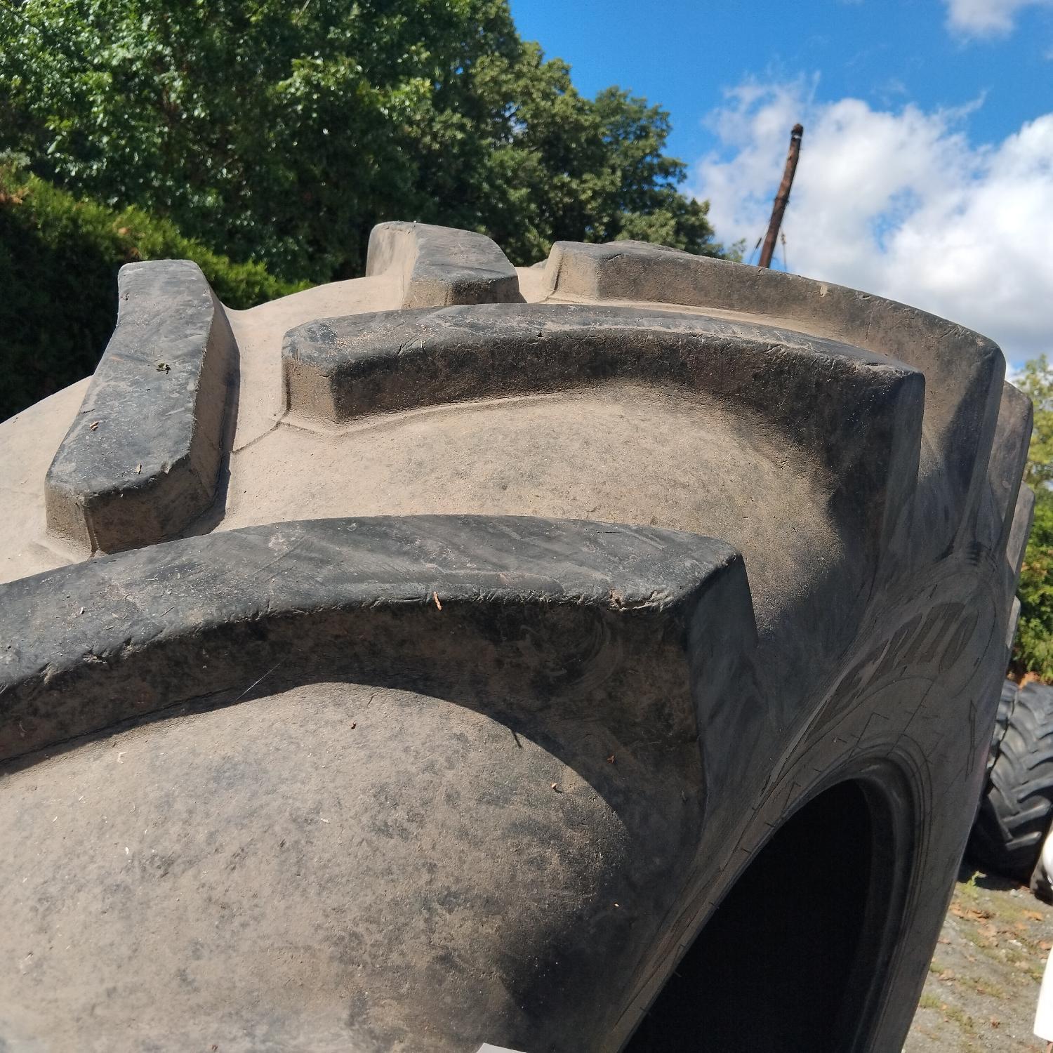  Cauciucuri 20.8R42 Semperit