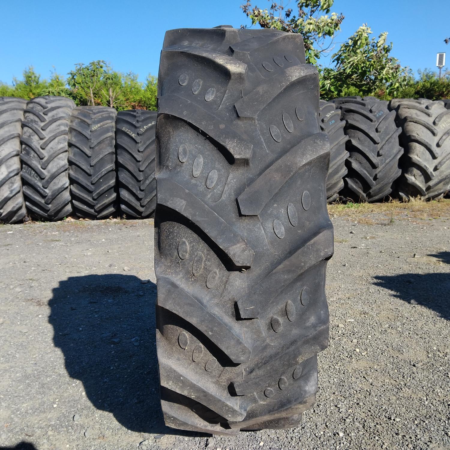  Cauciucuri 340/85R24 (13.6R24) Bkt