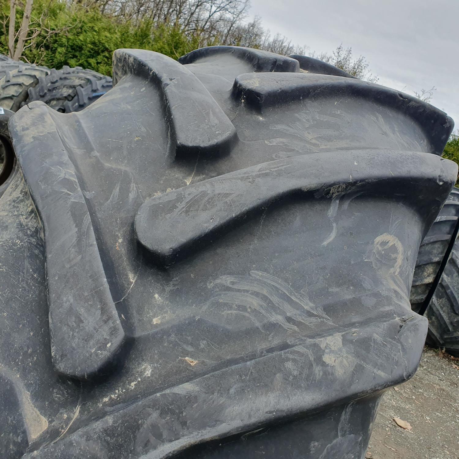  Cauciucuri 30.5R32  Taurus