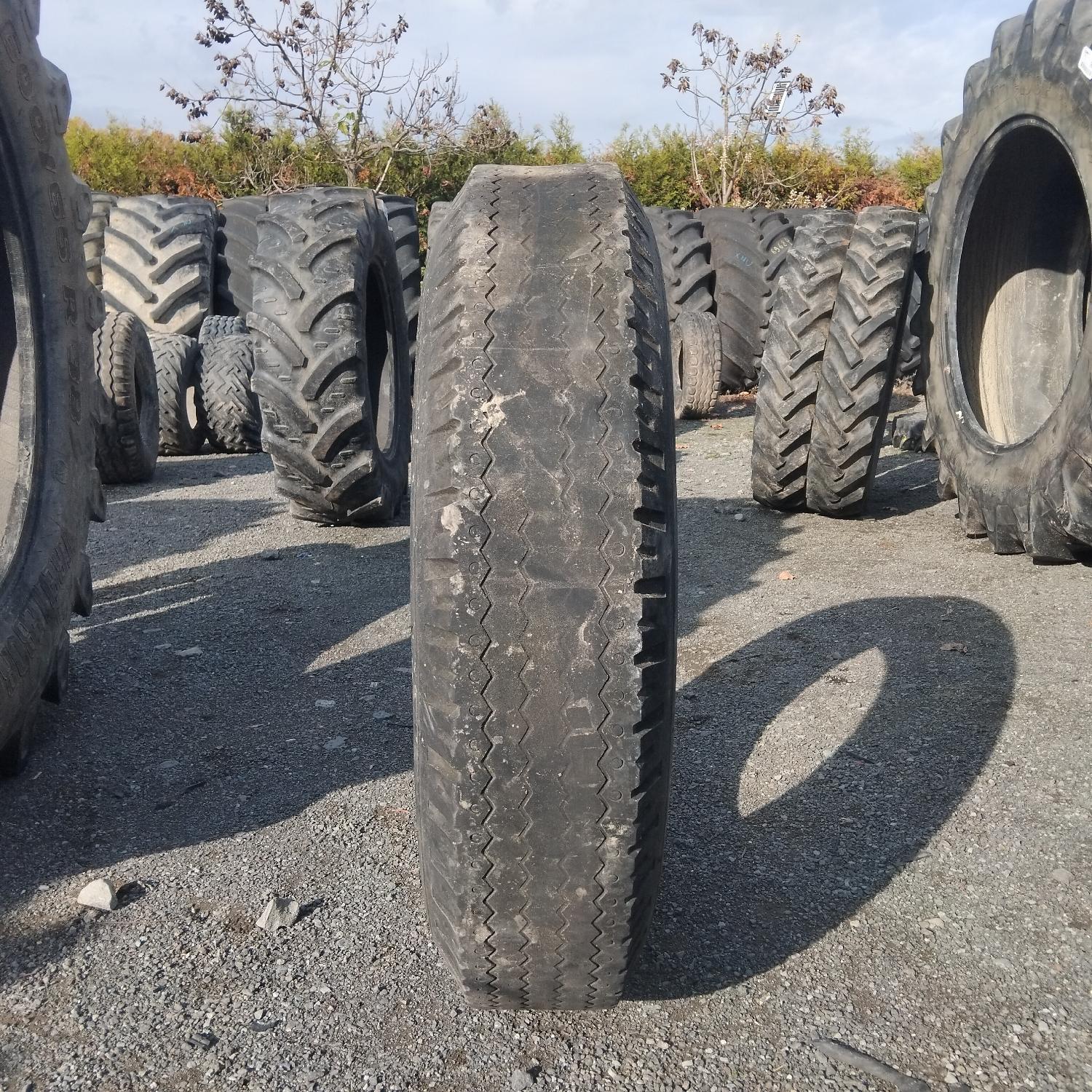  Cauciucuri 8.25-20  Semperit