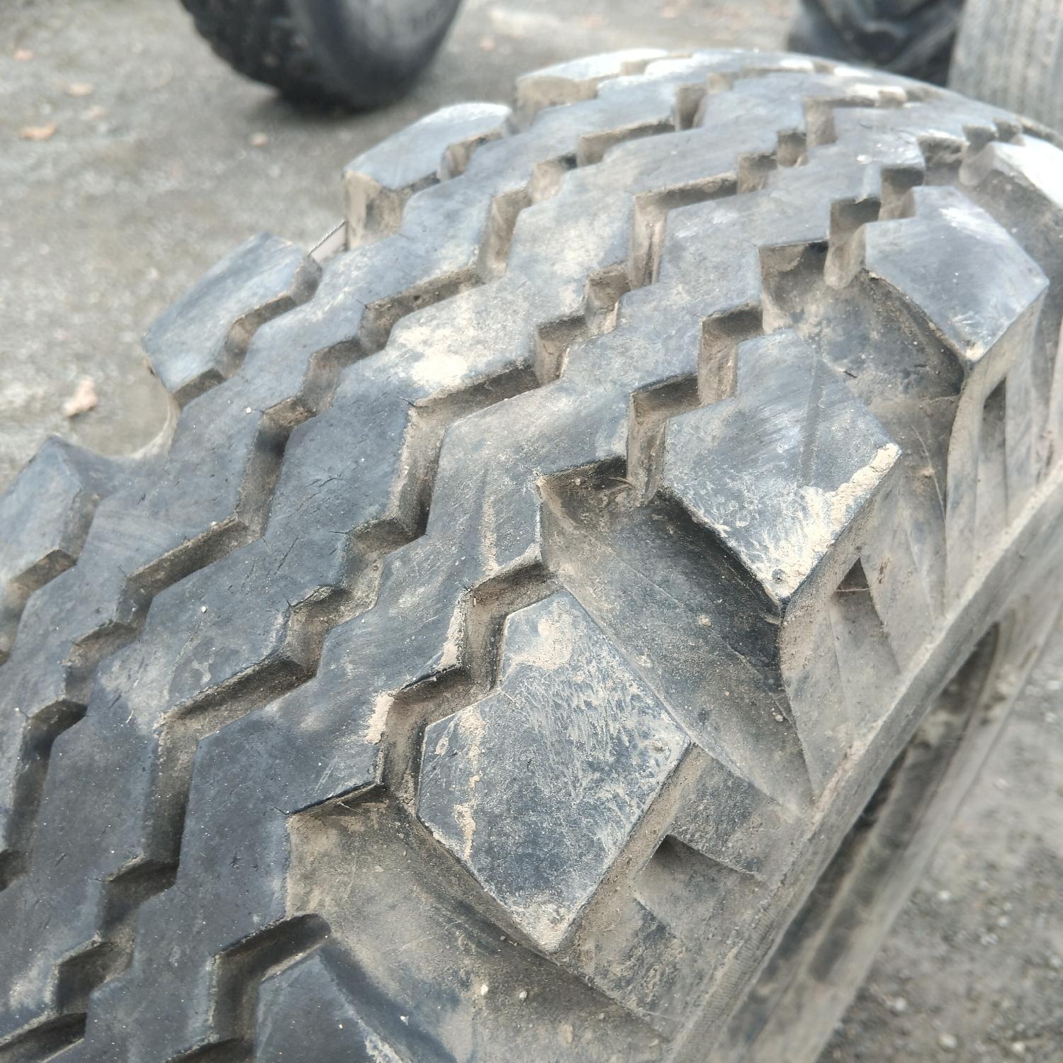  Cauciucuri 7.50-10  Dunlop