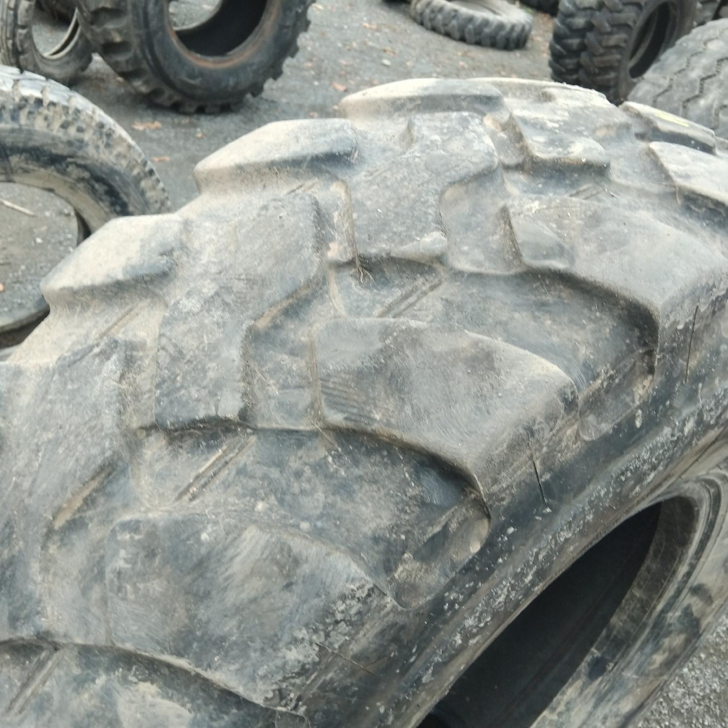  Cauciucuri 365/80R20 (14.5R20) Camso