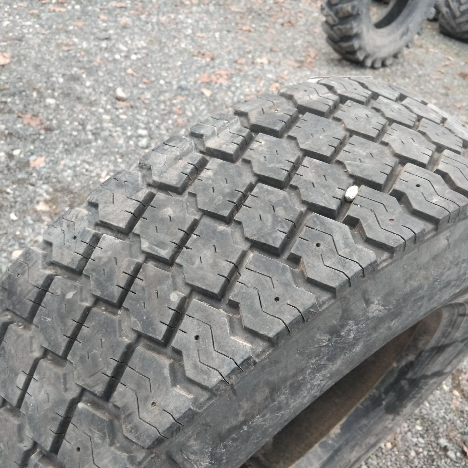  Cauciucuri 235/75R17.5  Continental