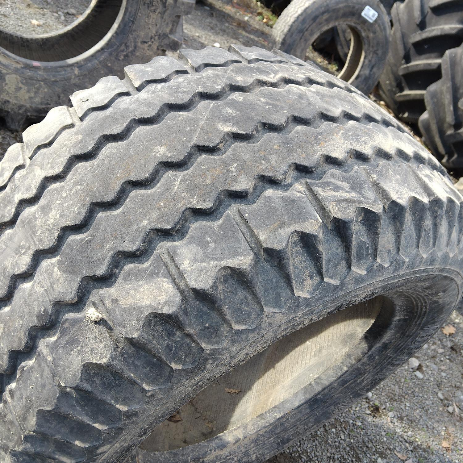  Cauciucuri 15.0/55-17  Vredestein