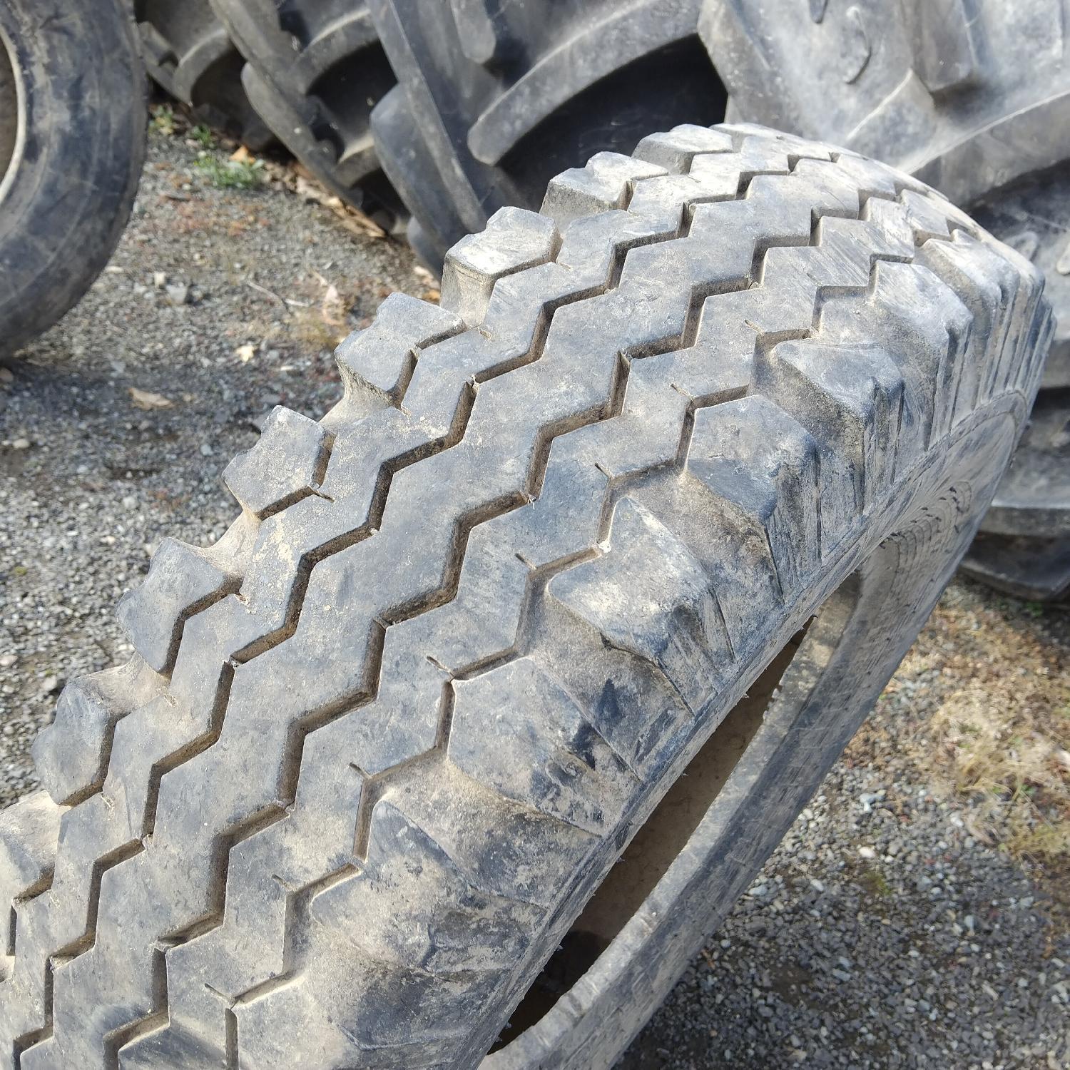  Cauciucuri 215-380-15  Universal