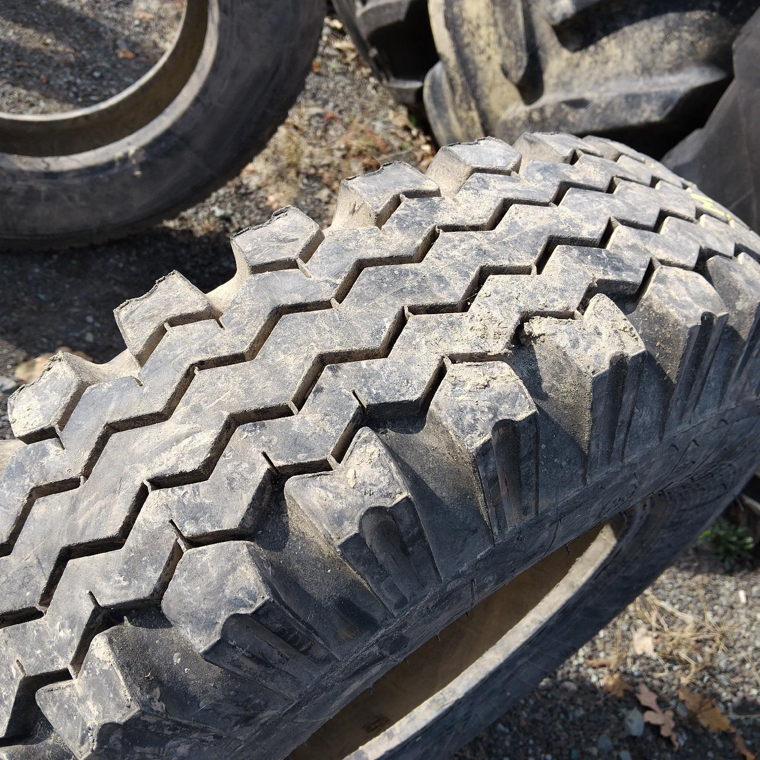  Cauciucuri 8.40-15  Universal