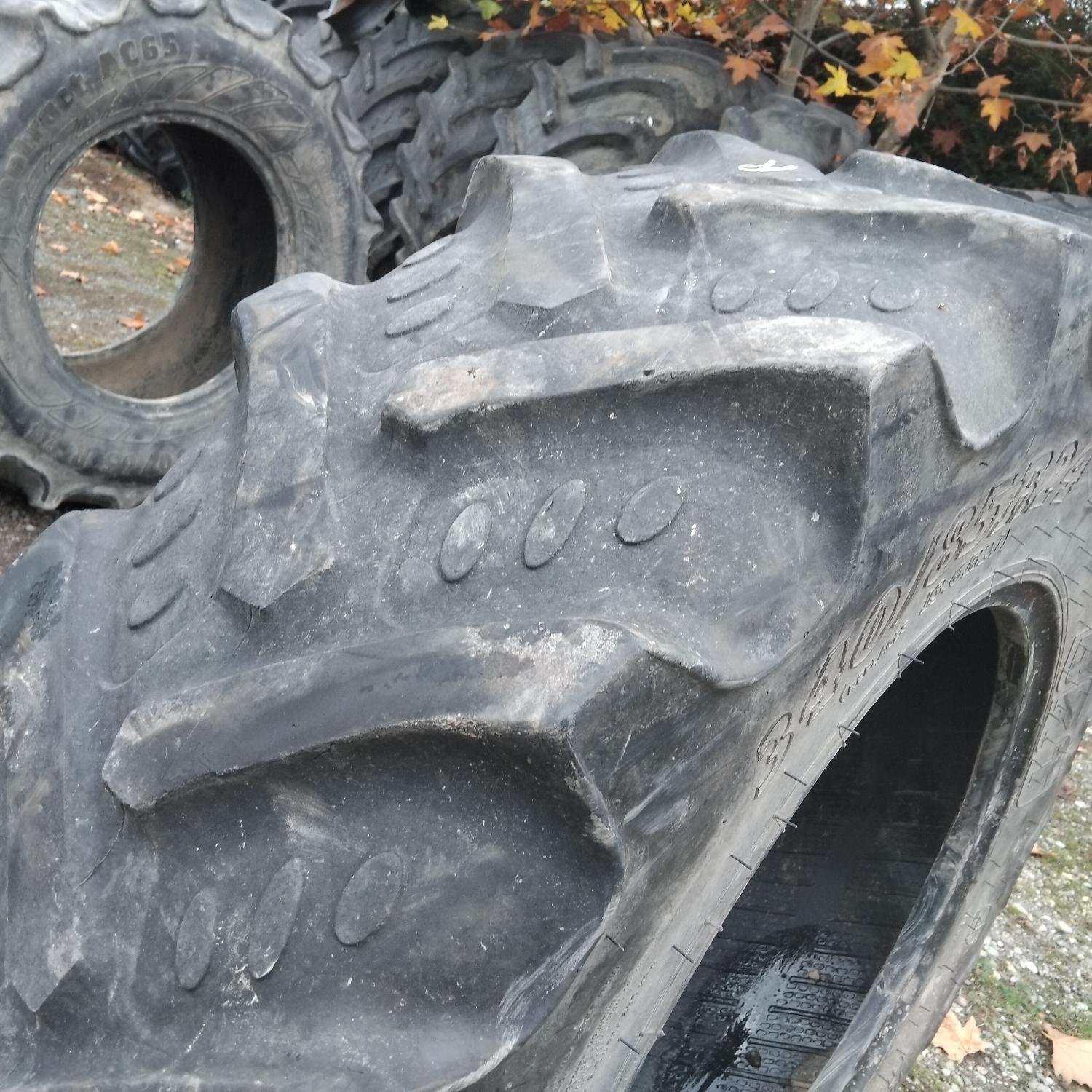  Cauciucuri 340/85R24 (13.6R24) Bkt