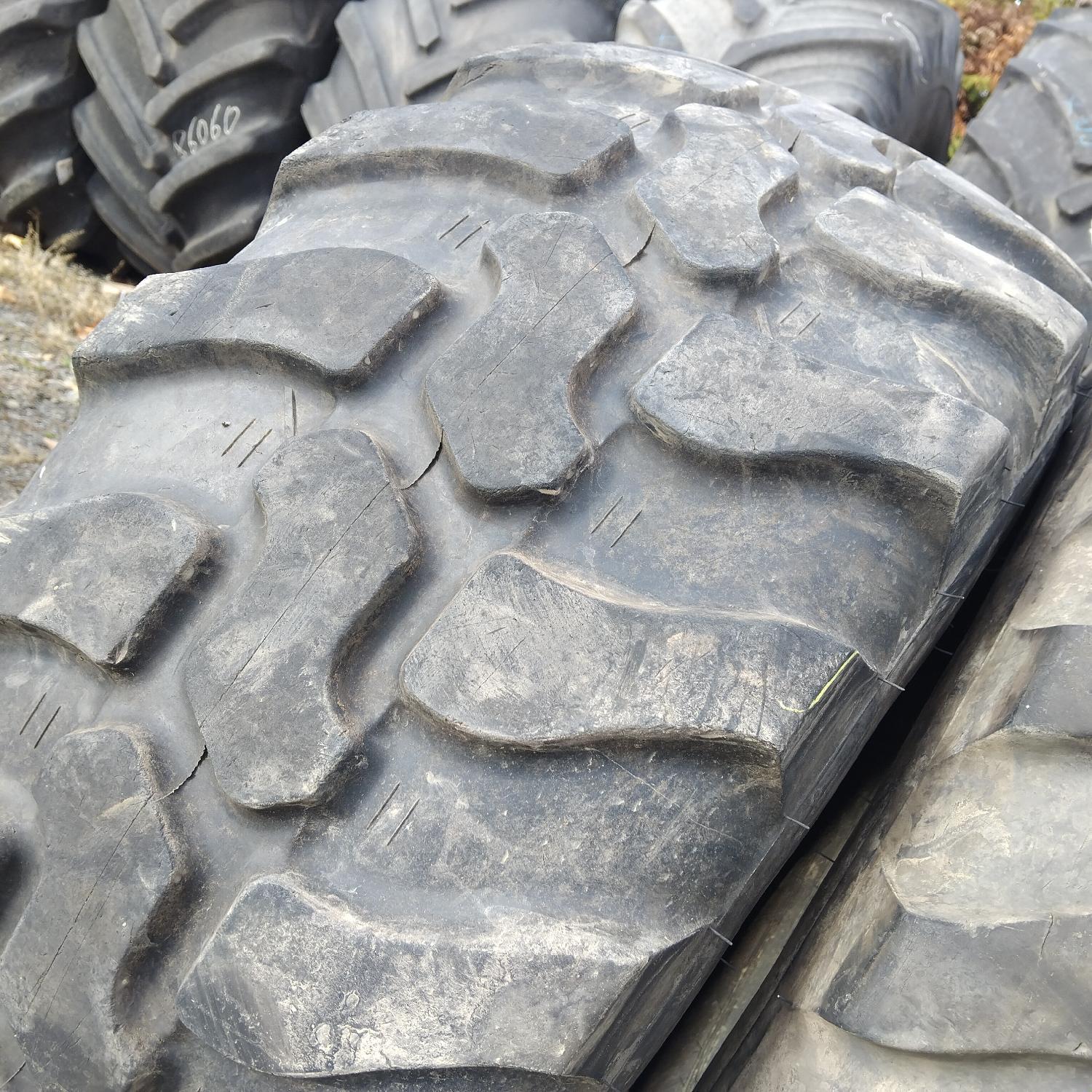  Cauciucuri 405/70R18  Dunlop