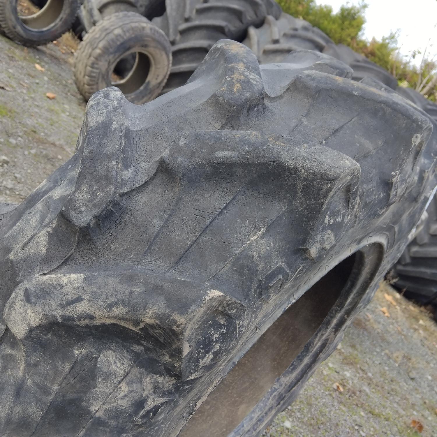  Cauciucuri 11.2R20 (280/85R20) Pirelli