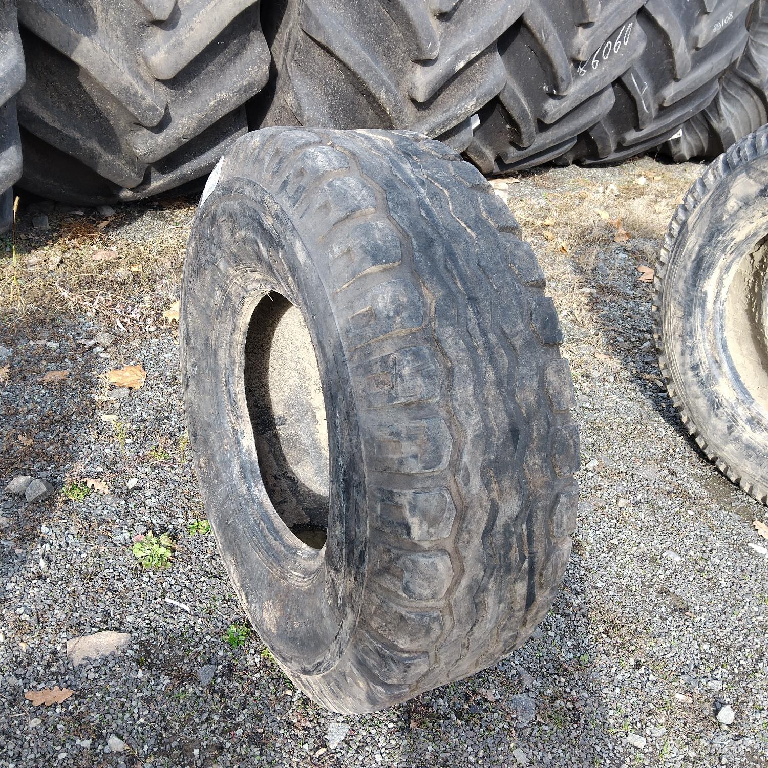  Cauciucuri 11.5/80-15.3  Implement