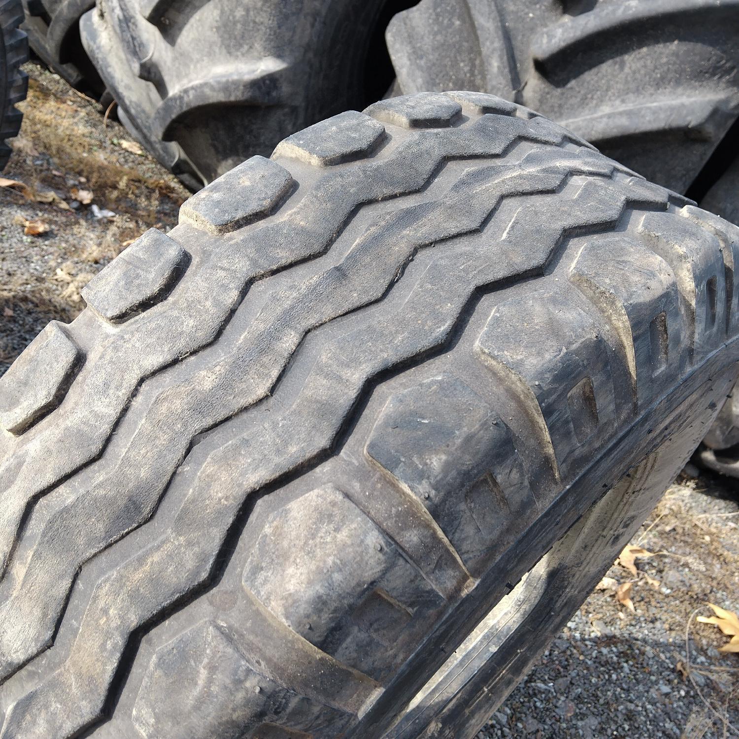  Cauciucuri 11.5/80-15.3  Implement