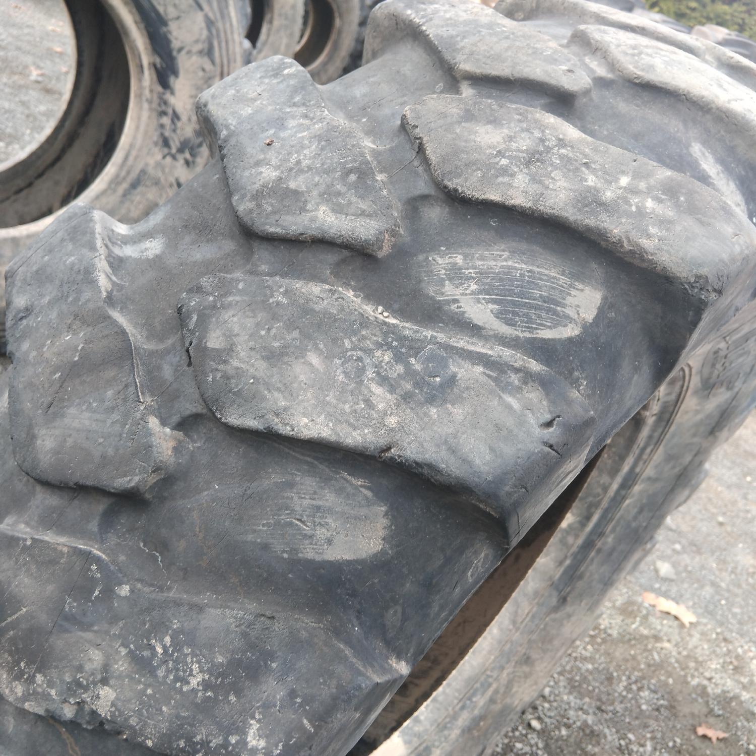  Cauciucuri 12.5-20  Mitas