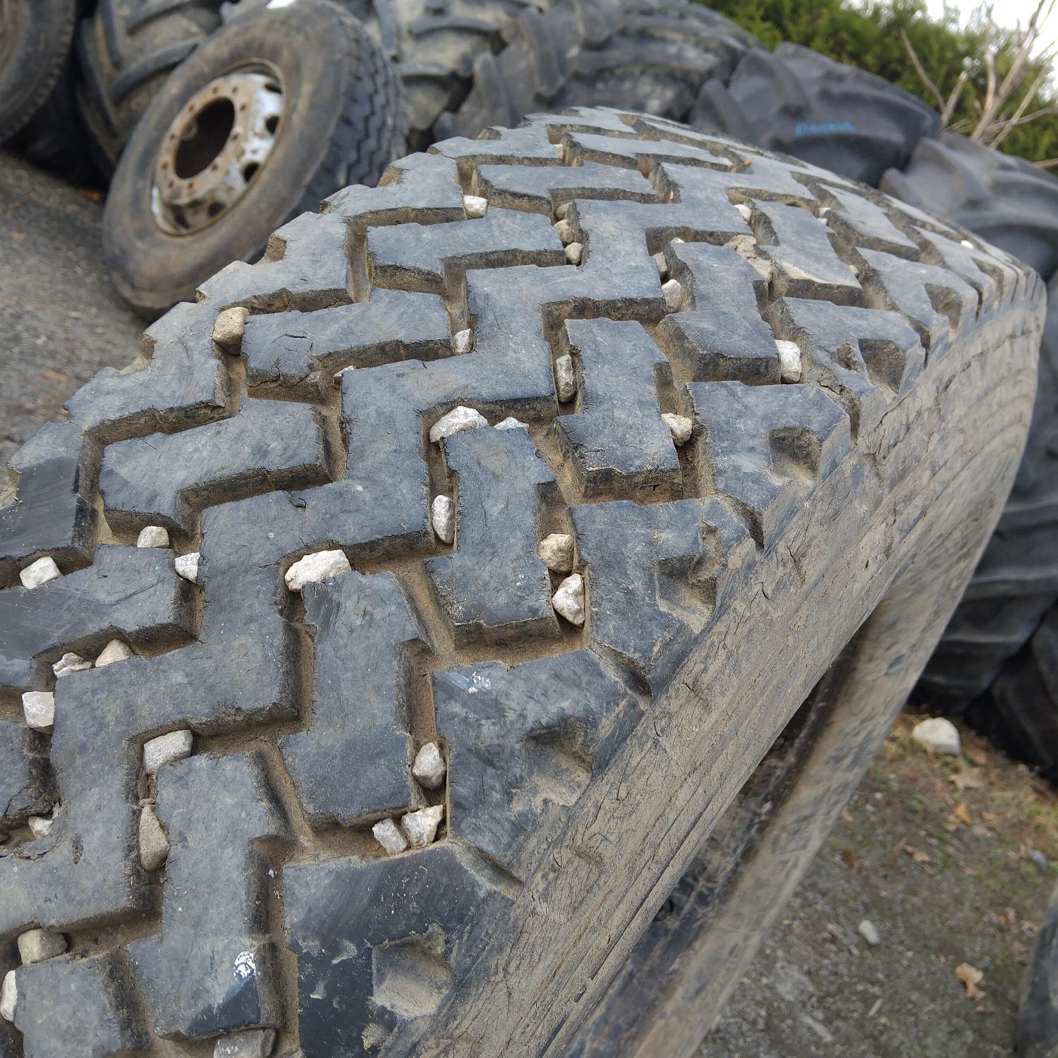  Cauciucuri 315/75R22.5  Semperit