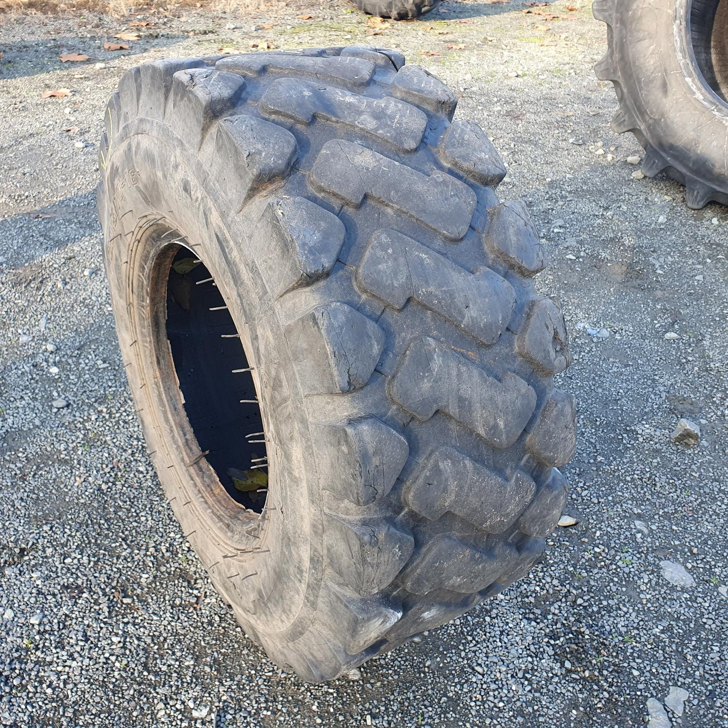  Cauciucuri 20.5/70-16  Universal