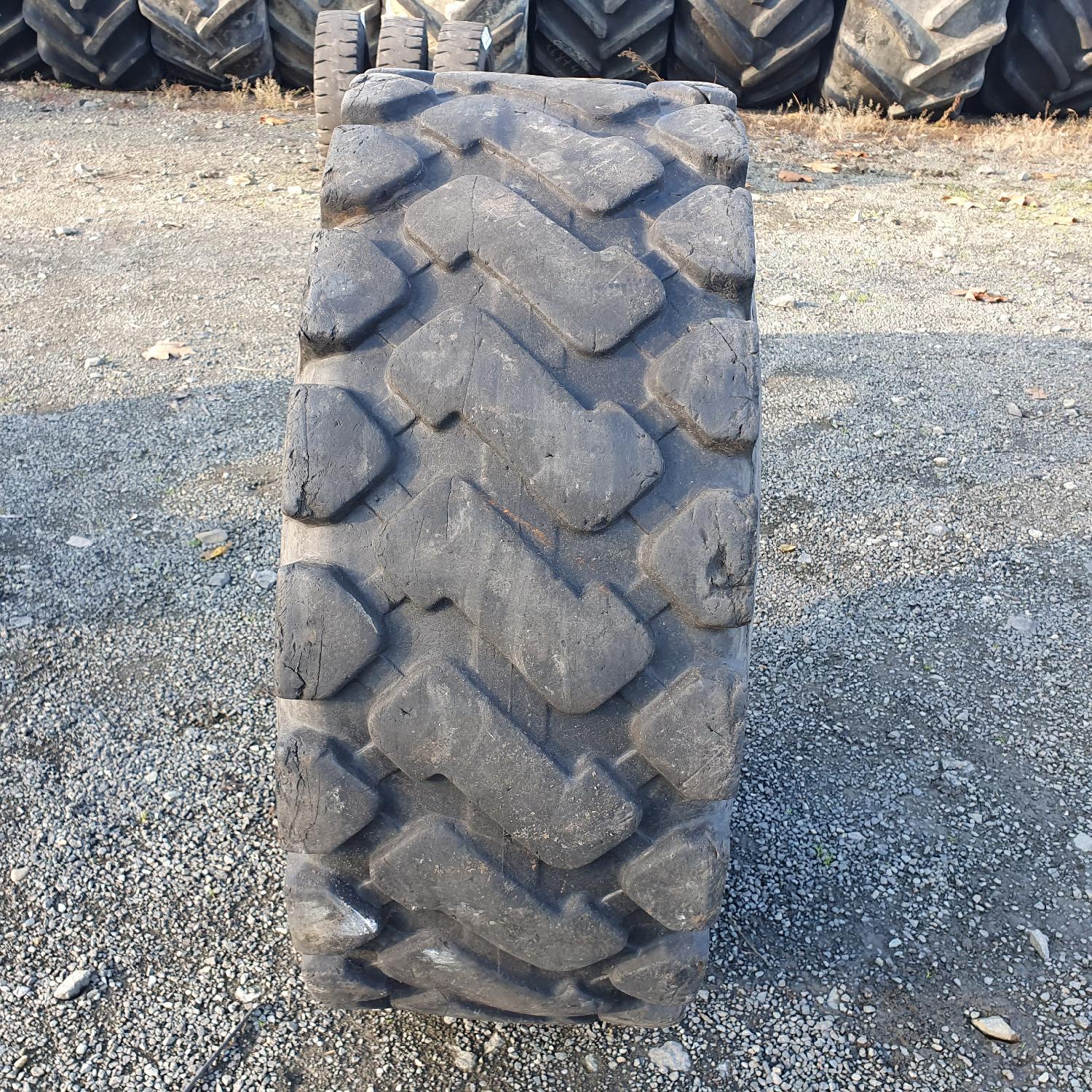  Cauciucuri 20.5/70-16  Universal