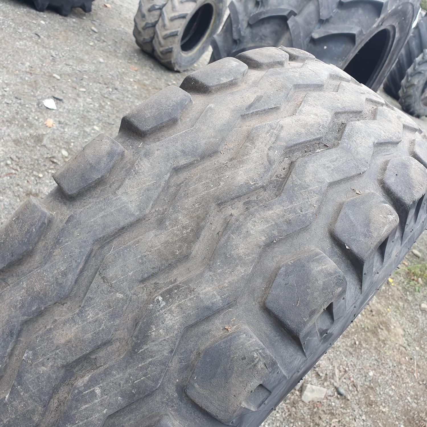  Cauciucuri 12.5/80-18 (12.5R18) Bkt