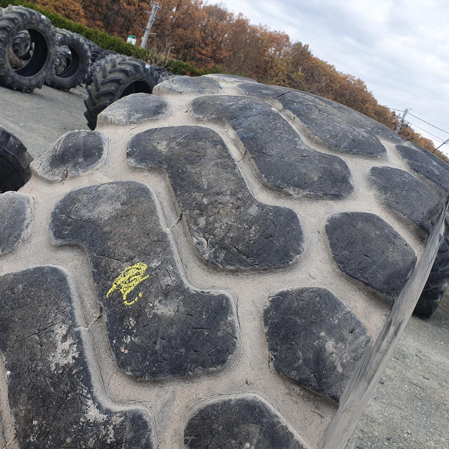  Cauciucuri 23.5R25  Michelin