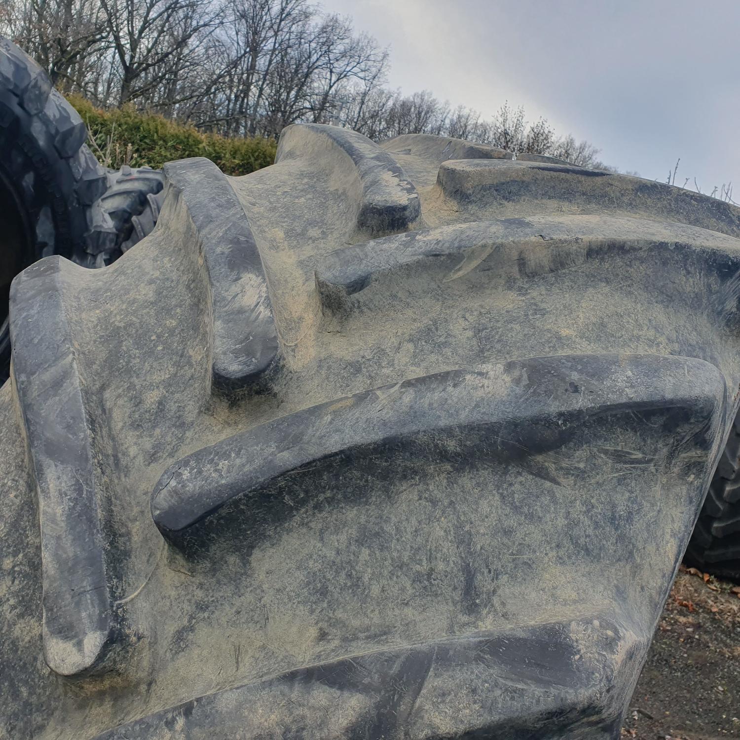  Cauciucuri 800/65R32 (30.5R32) Continental