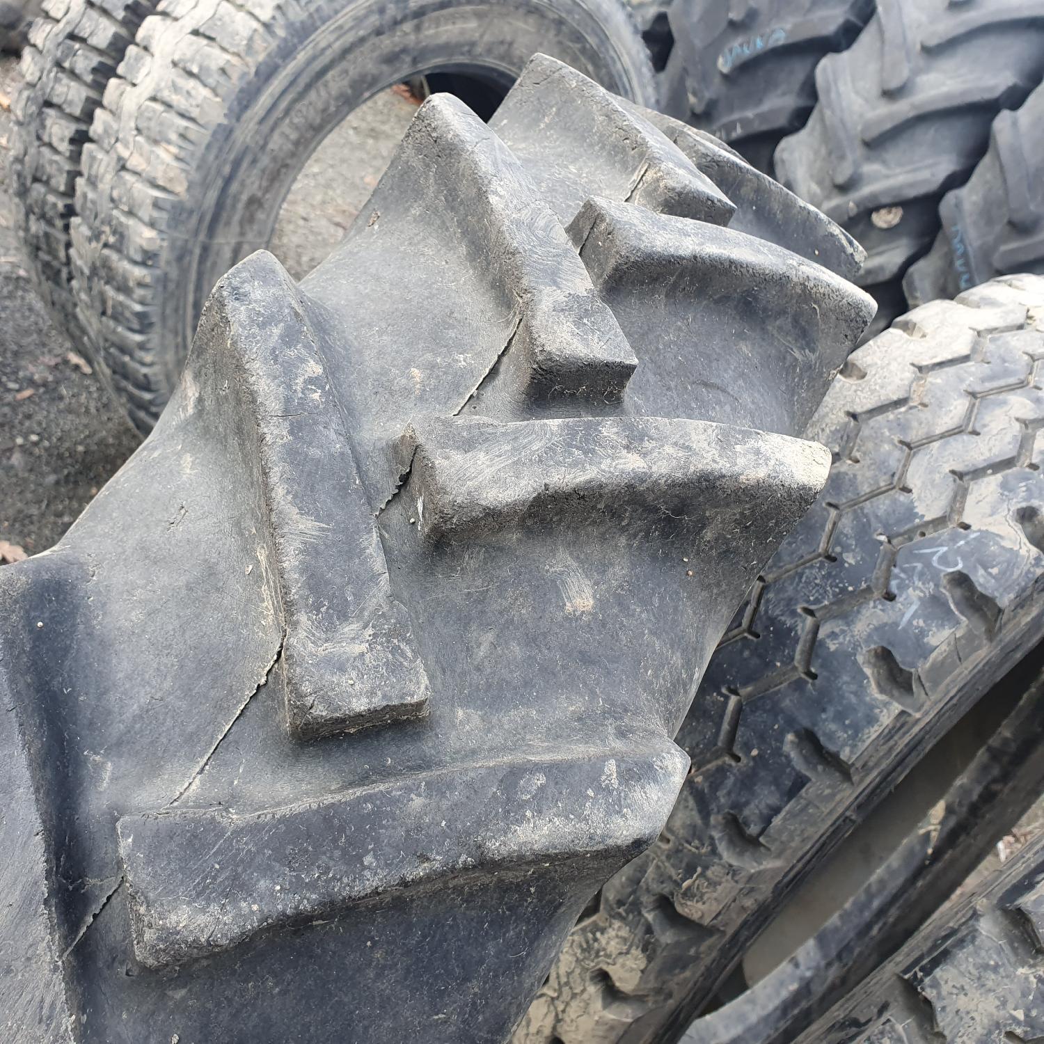  Cauciucuri 8.3-24 (8R24) Semperit