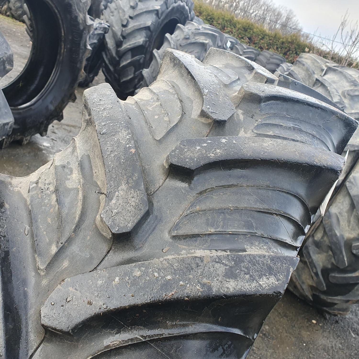  Cauciucuri 12.4R32 (320/85R32) Taurus