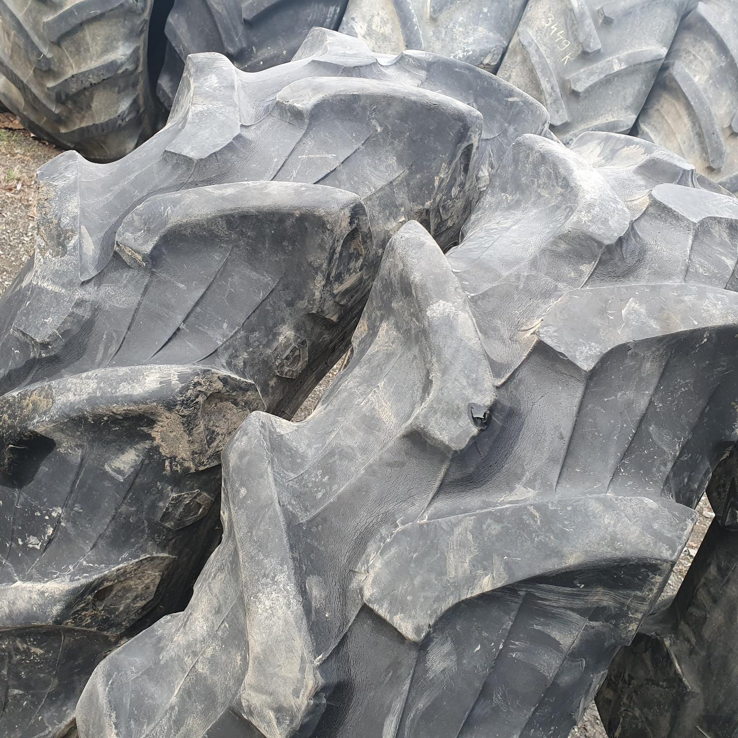  Cauciucuri 12.4R24 (320/85R24) Pirelli