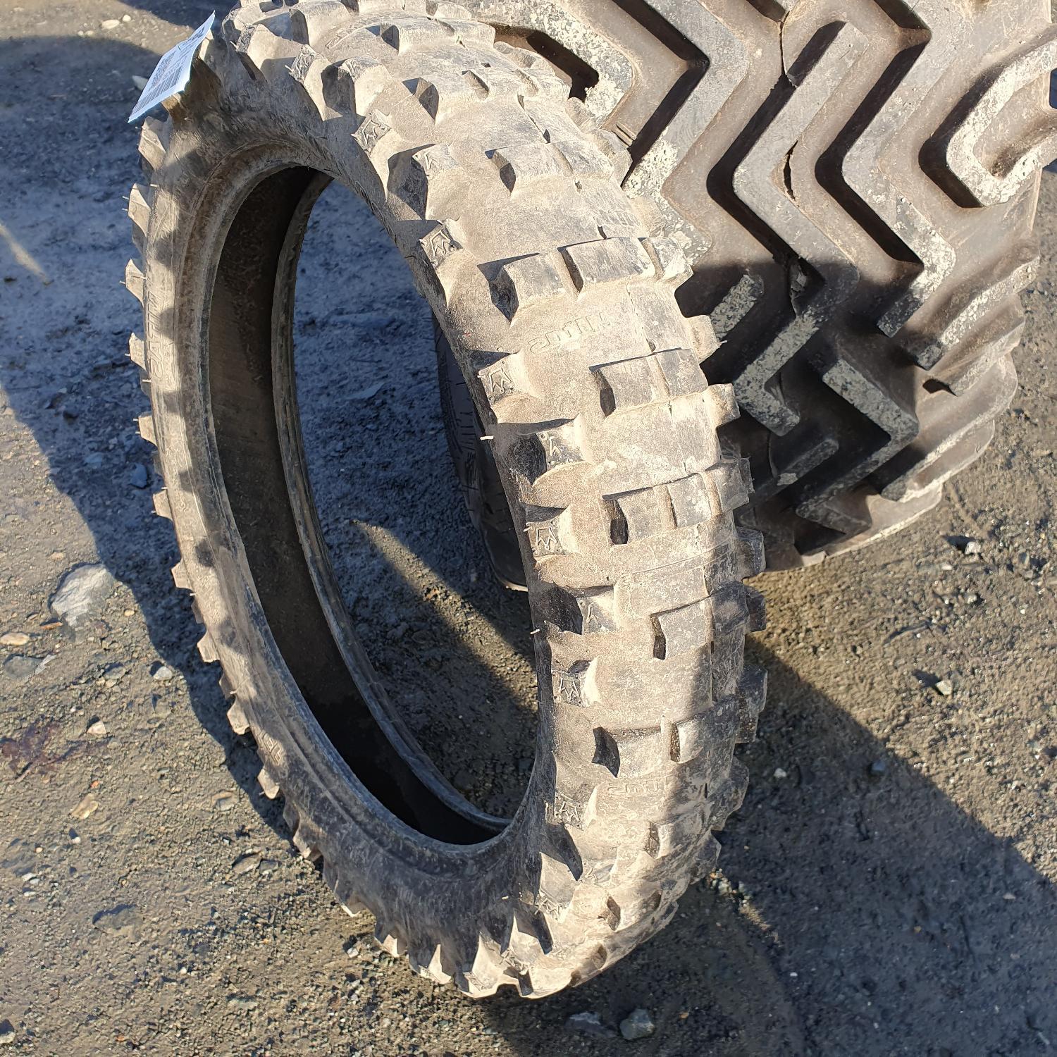  Cauciucuri 120/90-18  Mitas