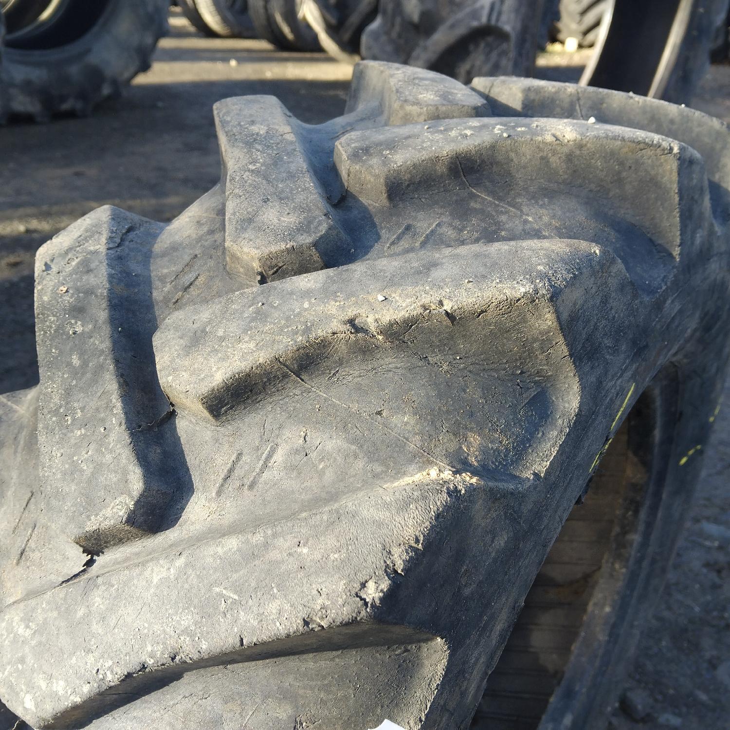  Cauciucuri 10.0/75-15.3 (260/70R15.3) Mitas