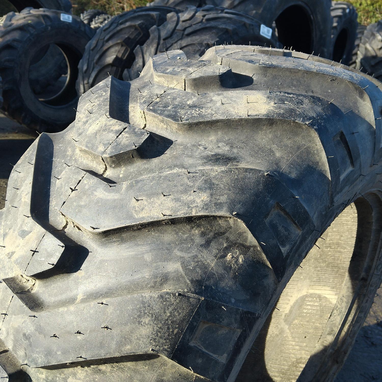  Cauciucuri 400/55-22.5  Nokia