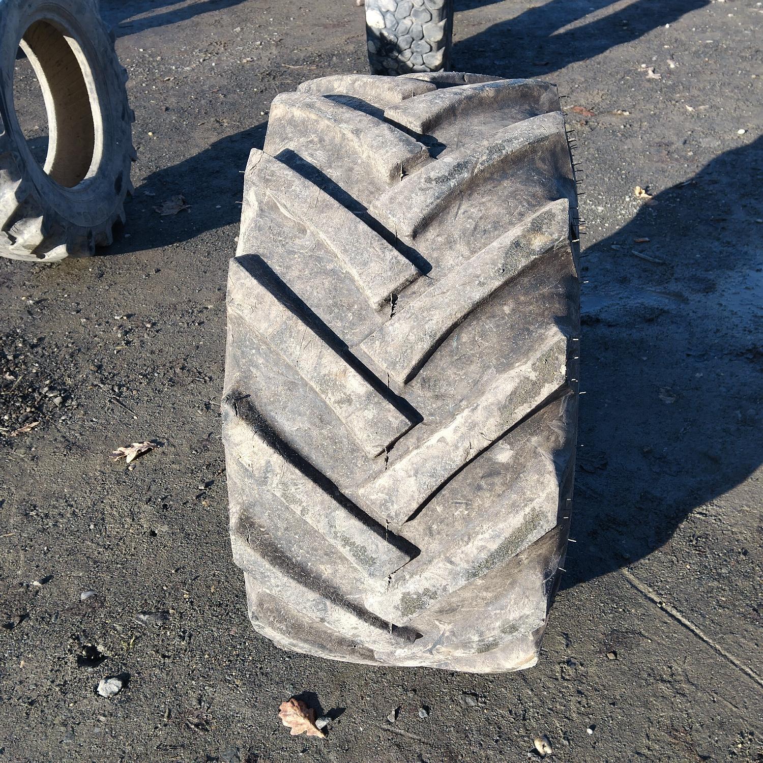  Cauciucuri 15.0/55-17  Bkt