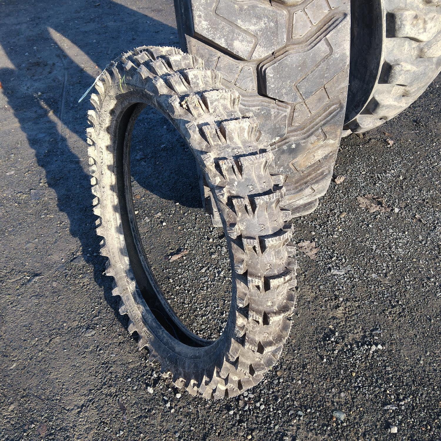  Cauciucuri 100/90-19  Michelin