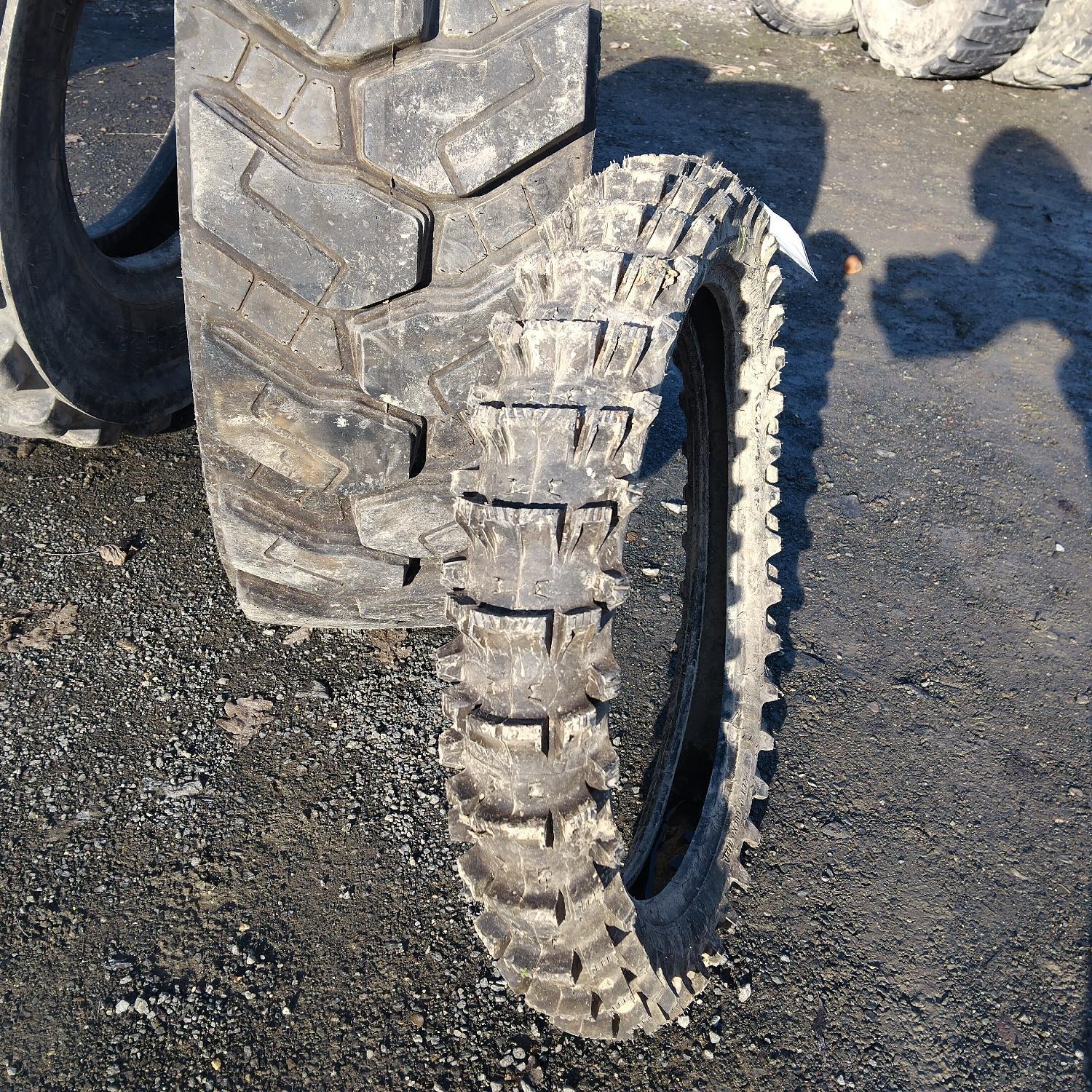  Cauciucuri 100/90-19  Michelin