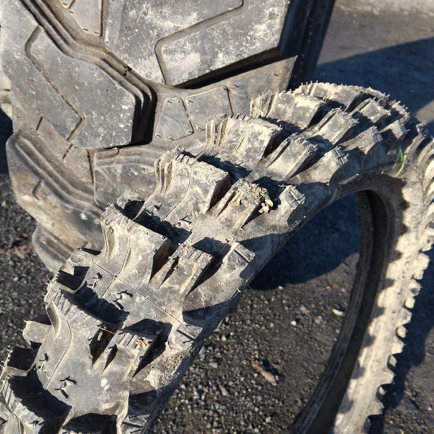  Cauciucuri 100/90-19  Michelin