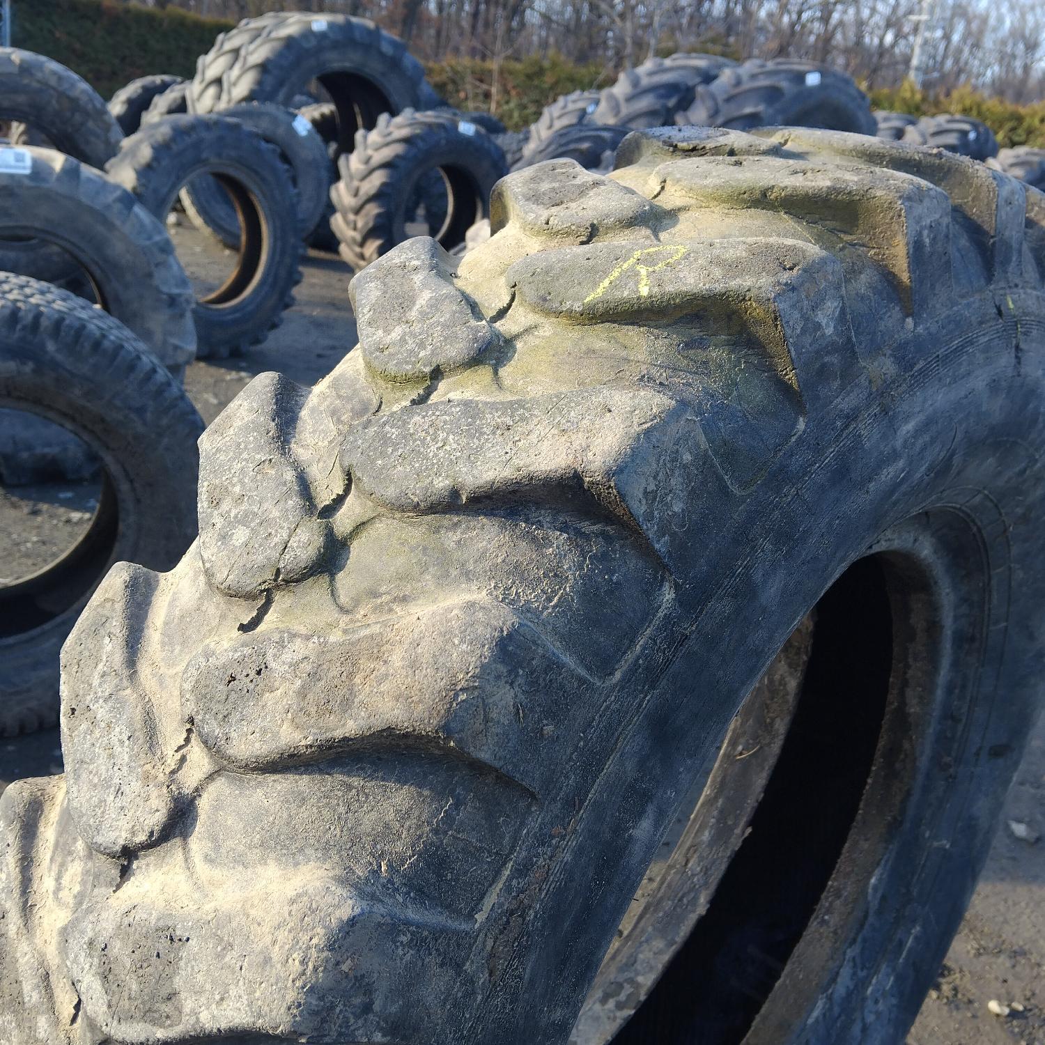  Cauciucuri 9.00-20  Universal