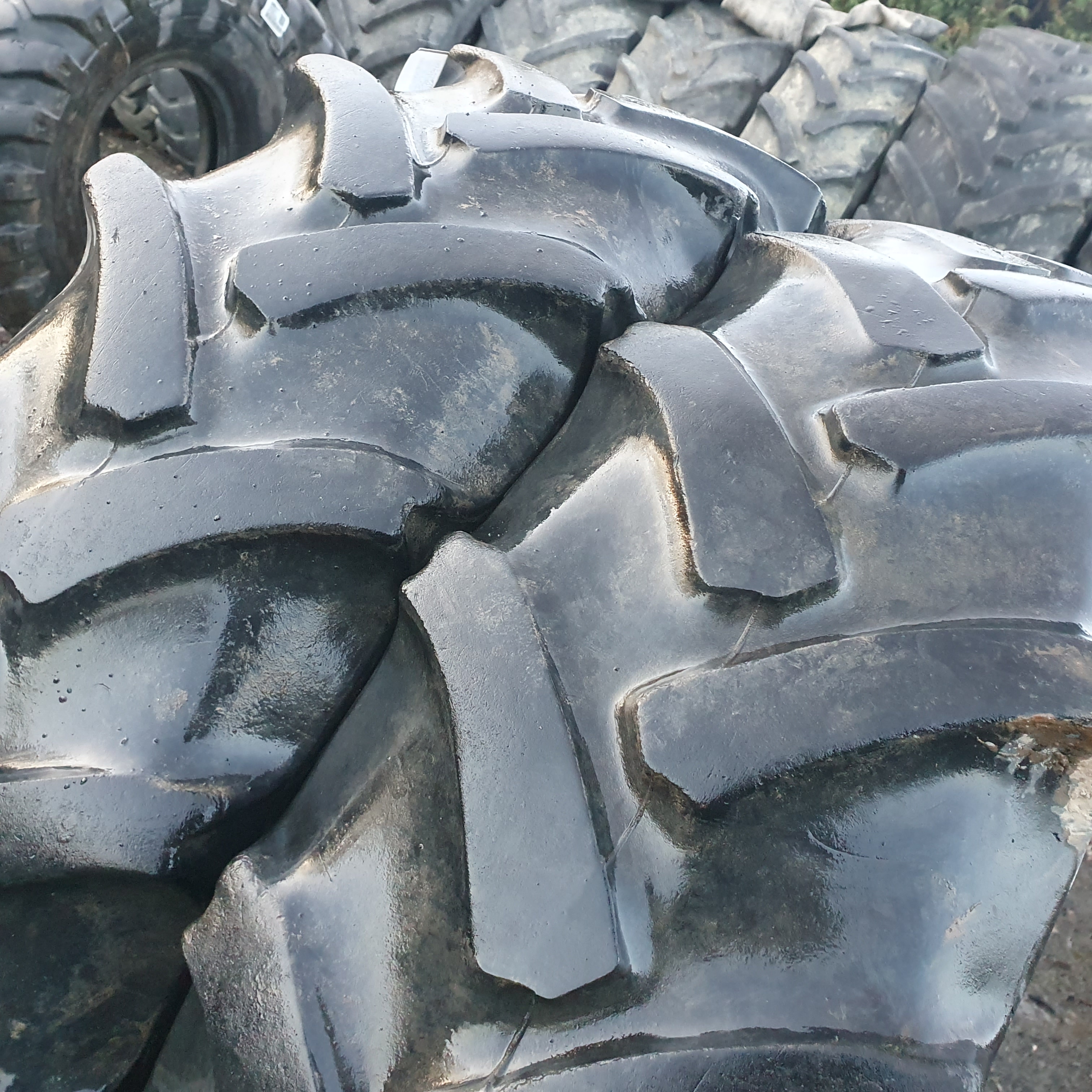  Cauciucuri 280/85R28 (11.2R28) Continental