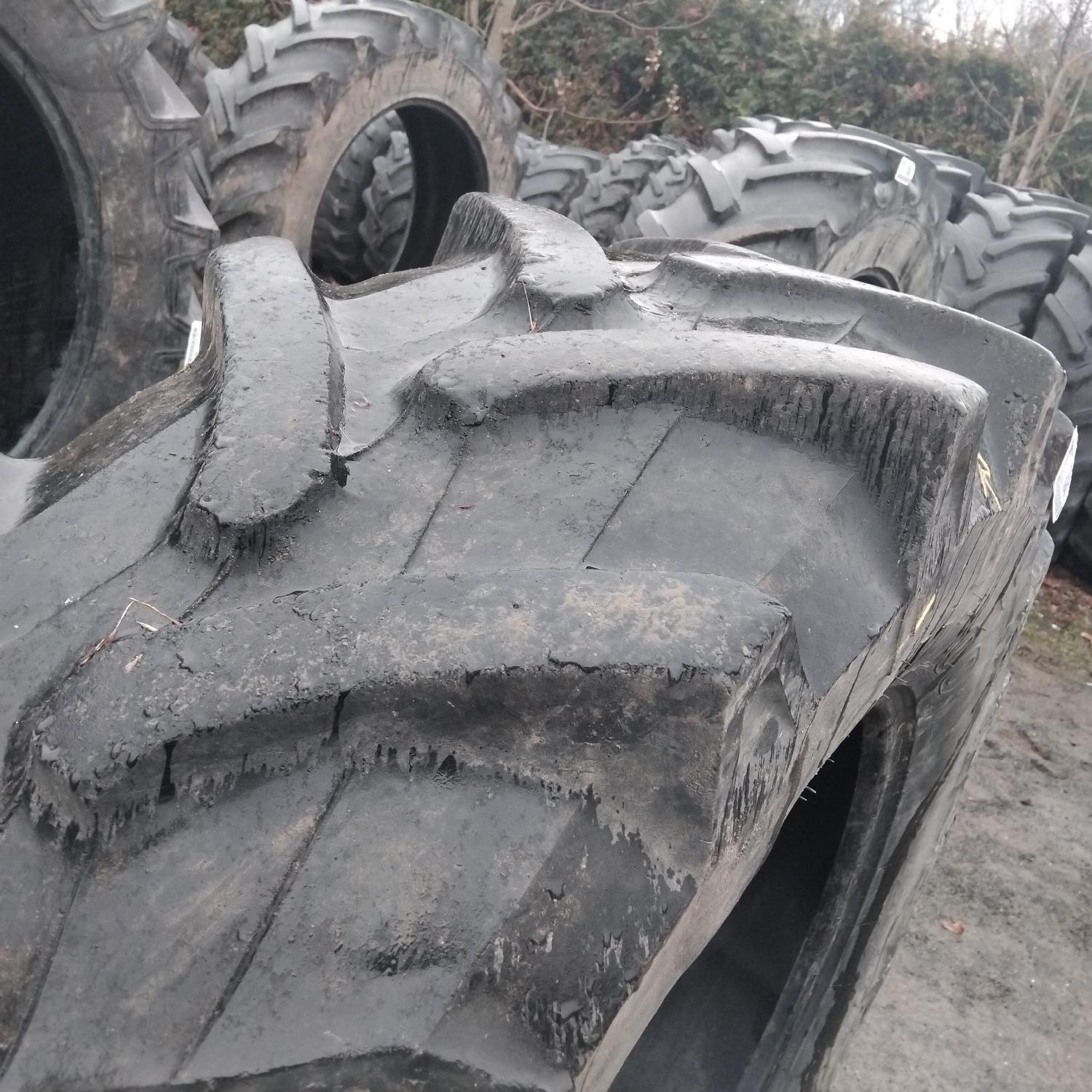  Cauciucuri 420/70R28  Pirelli