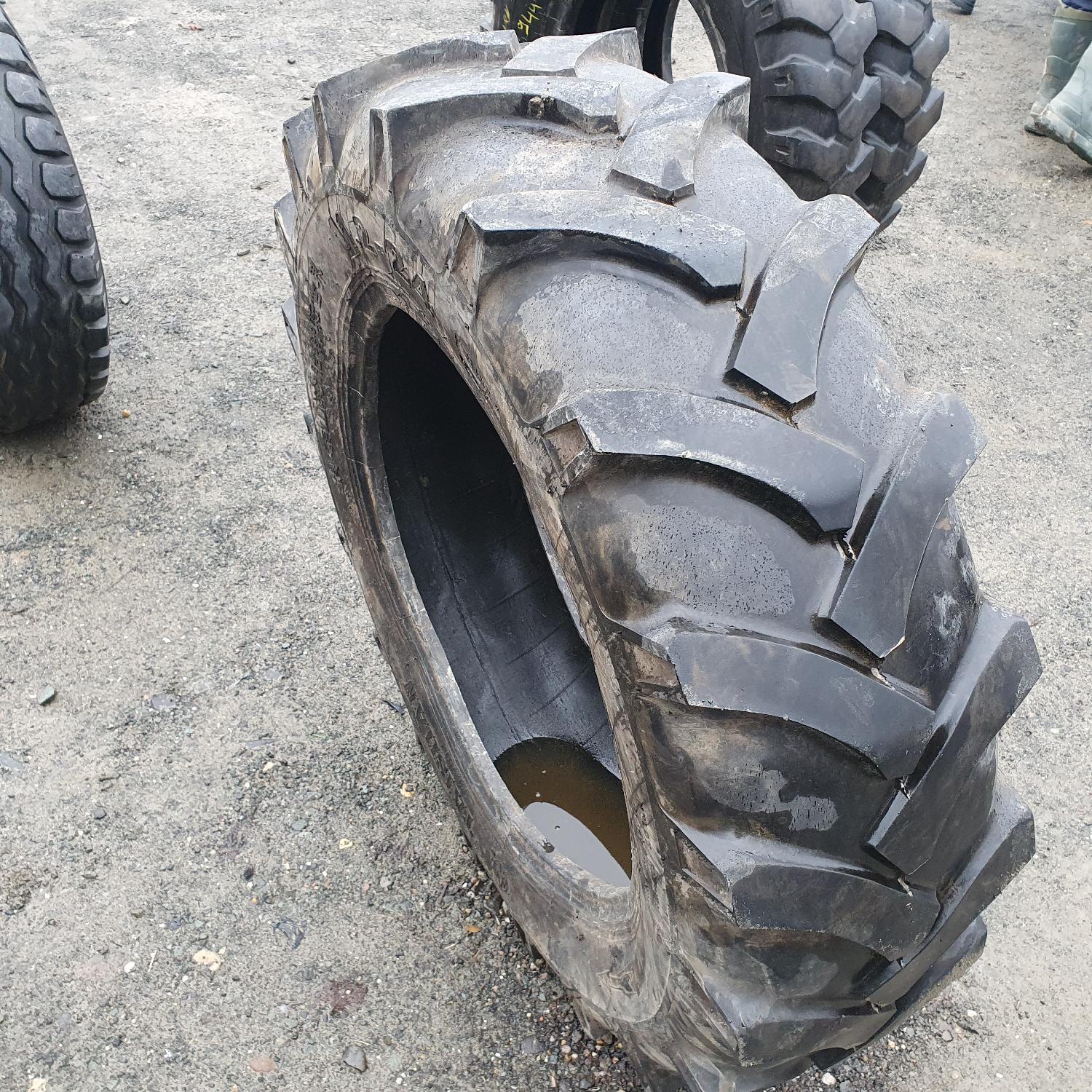  Cauciucuri 11.2-24 (280/85R24) Universal