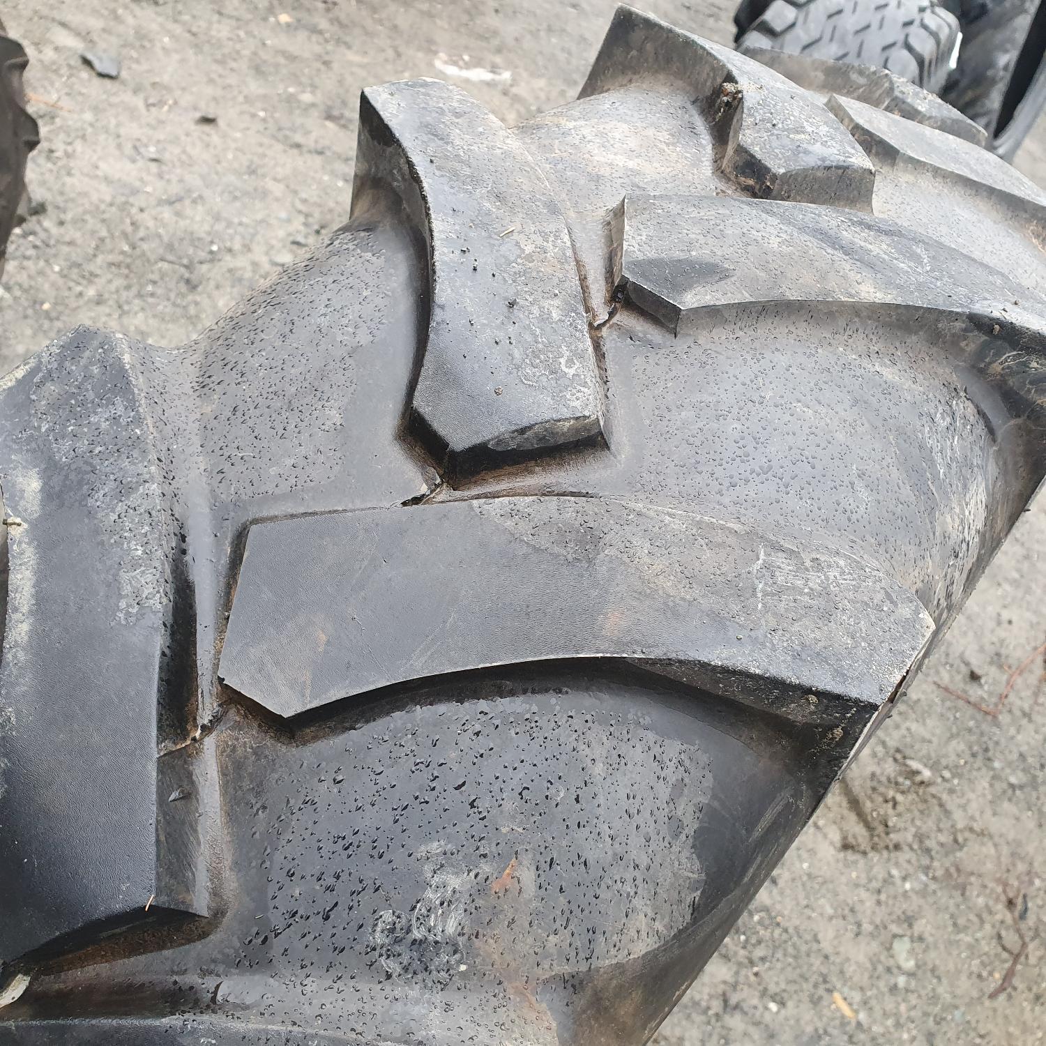  Cauciucuri 11.2-24 (280/85R24) Universal