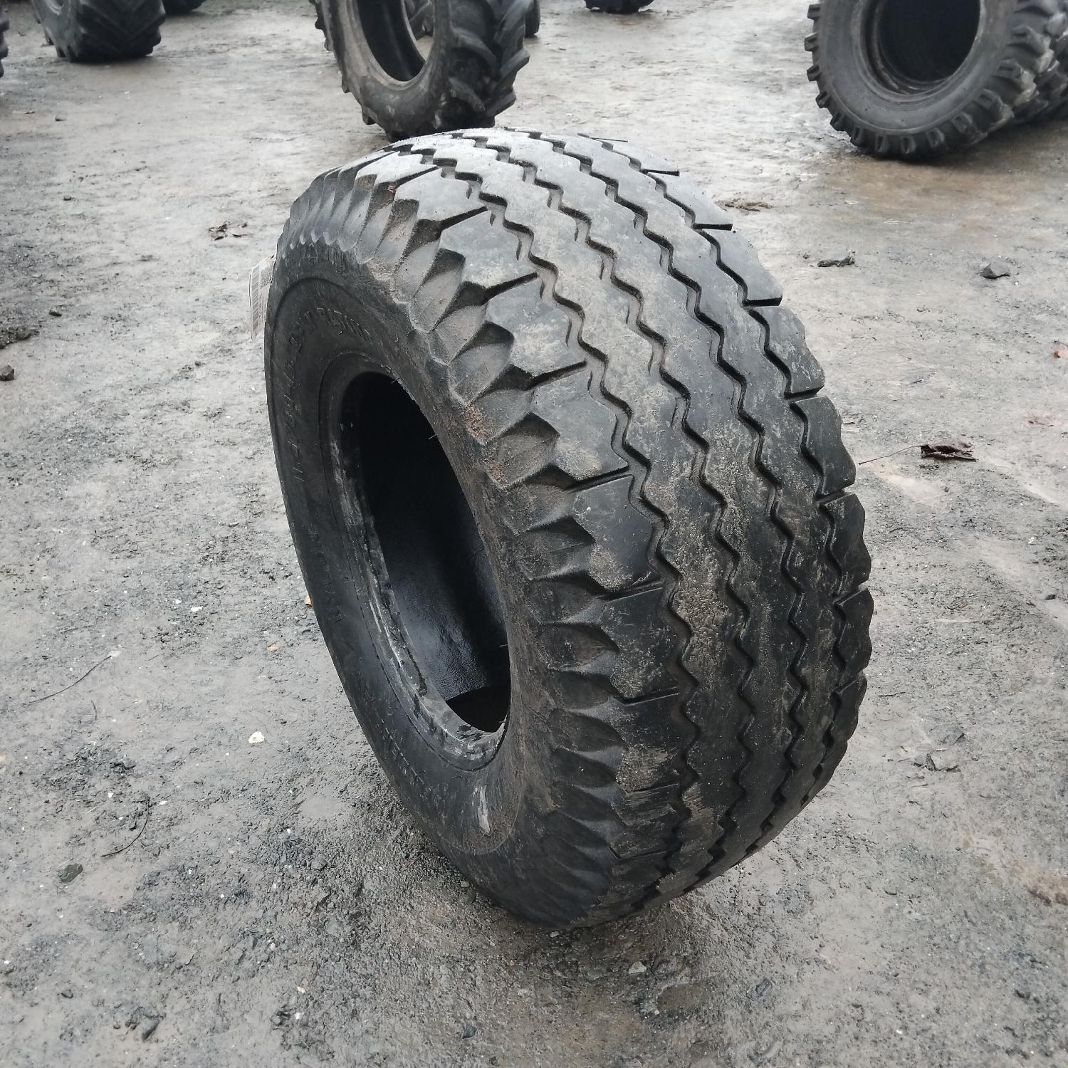  Cauciucuri 11.5/80-15.3  Vredestein