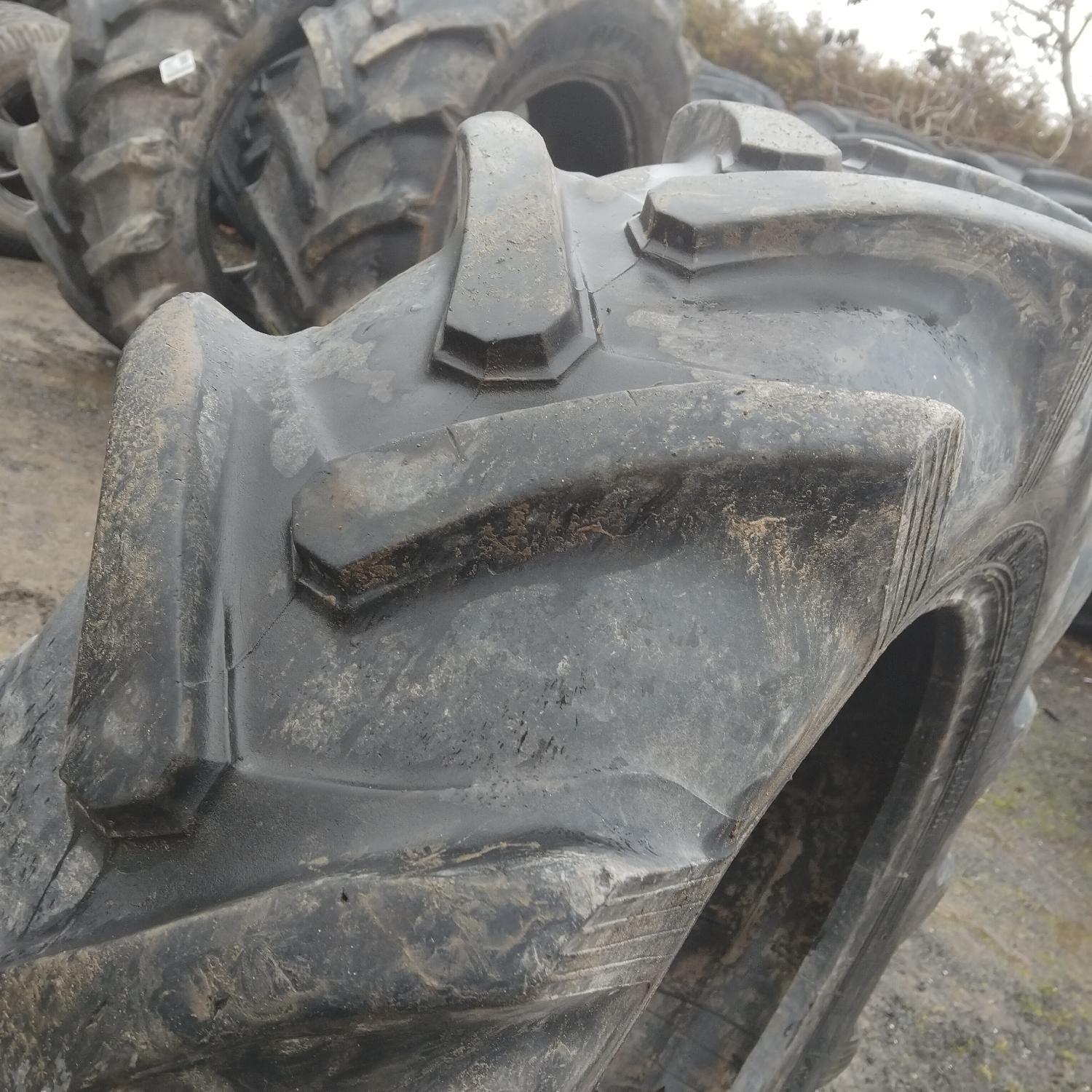  Cauciucuri 12.4R24 (320/85R24) Vredestein