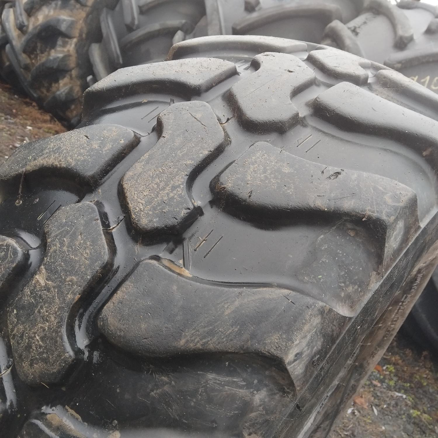  Cauciucuri 405/70R18  Dunlop