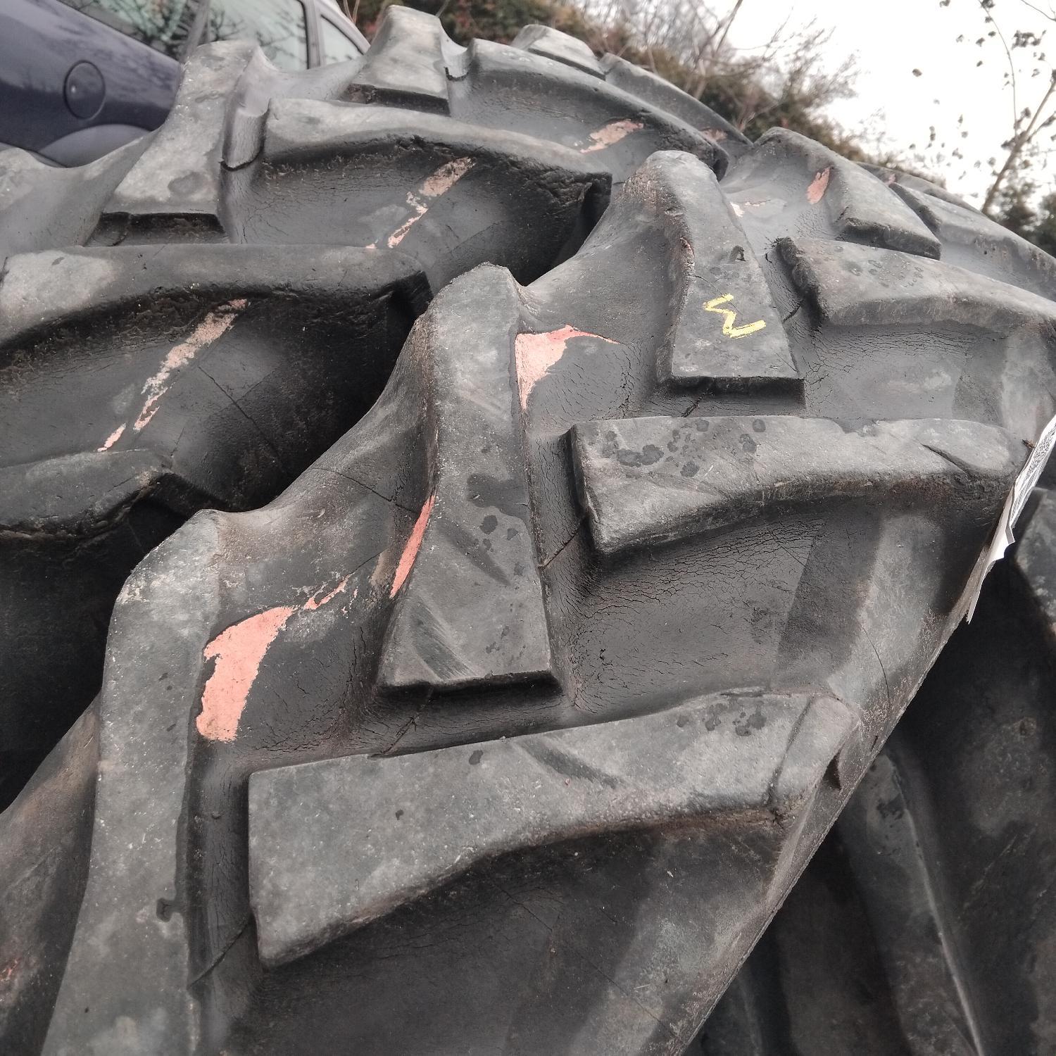  Cauciucuri 9.5-36 (270/80R36) Universal