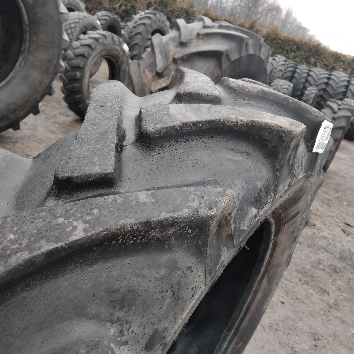  Cauciucuri 11.2-28 (280/85R28) Rekord