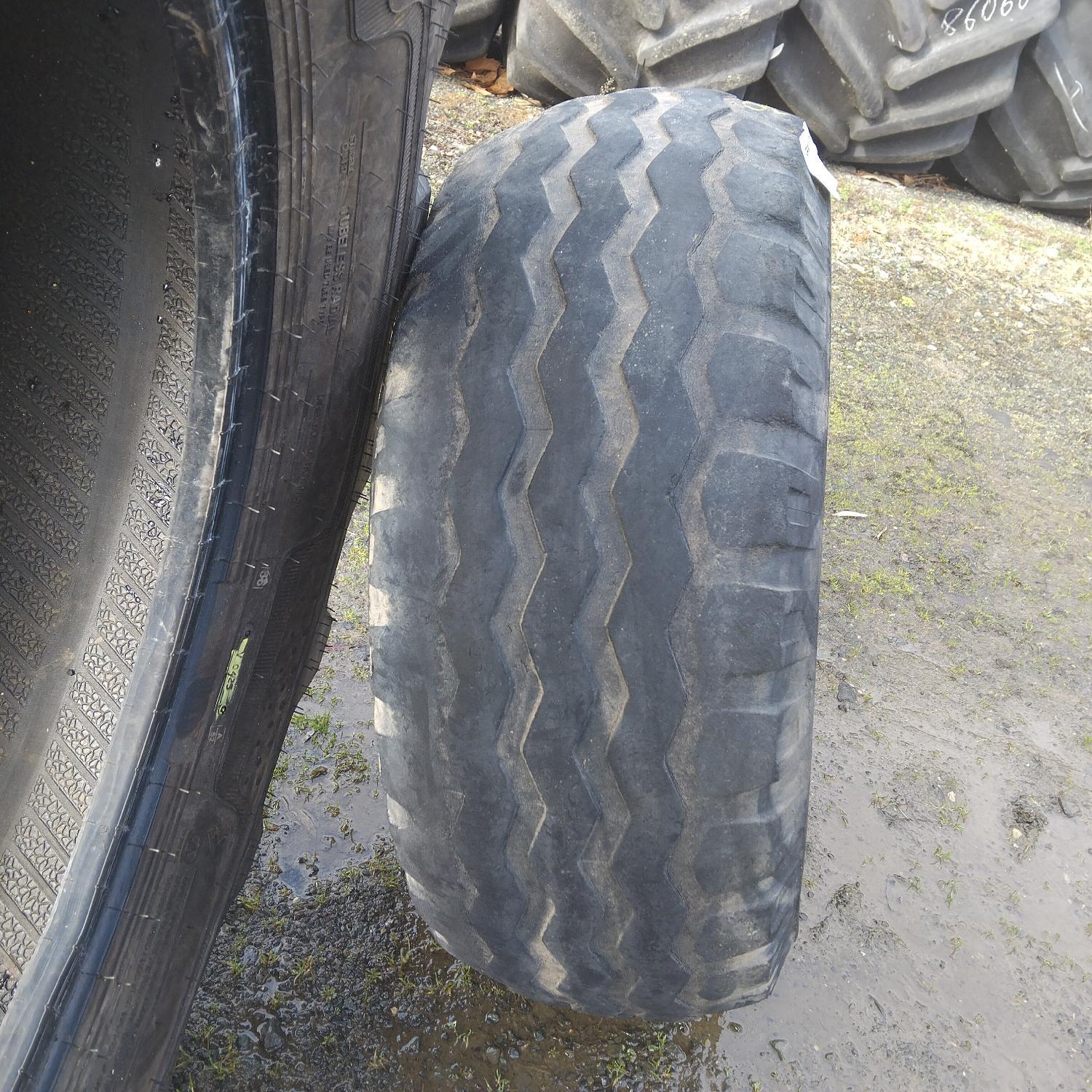  Cauciucuri 11.5/80-15.3  Bkt