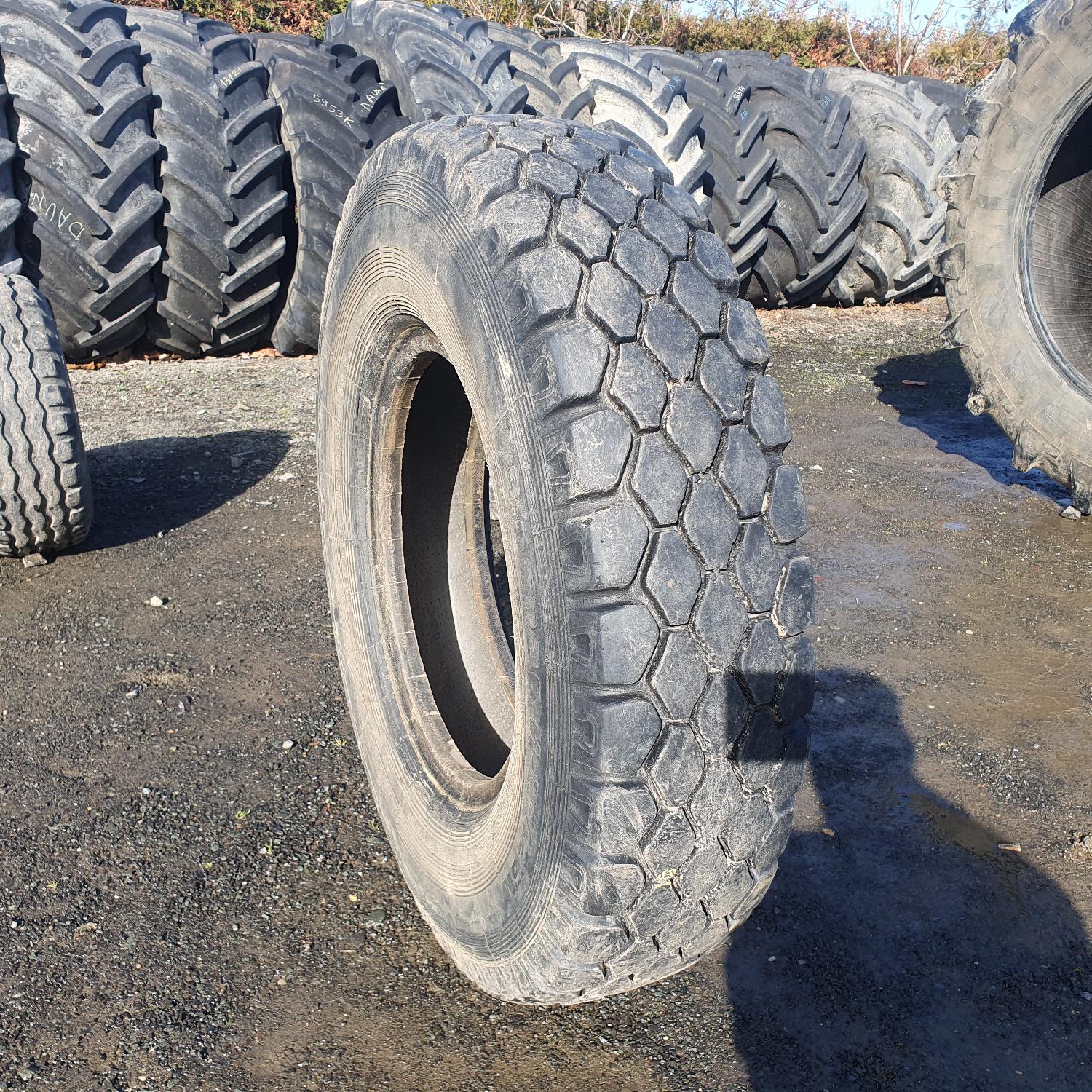  Cauciucuri 9.00R20  Kama