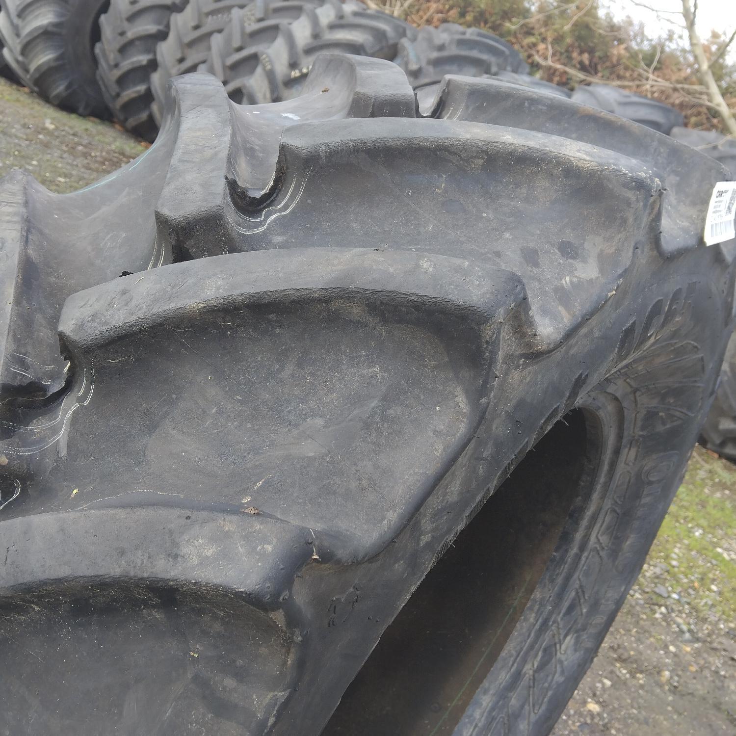  Cauciucuri 440/65R24  Continental